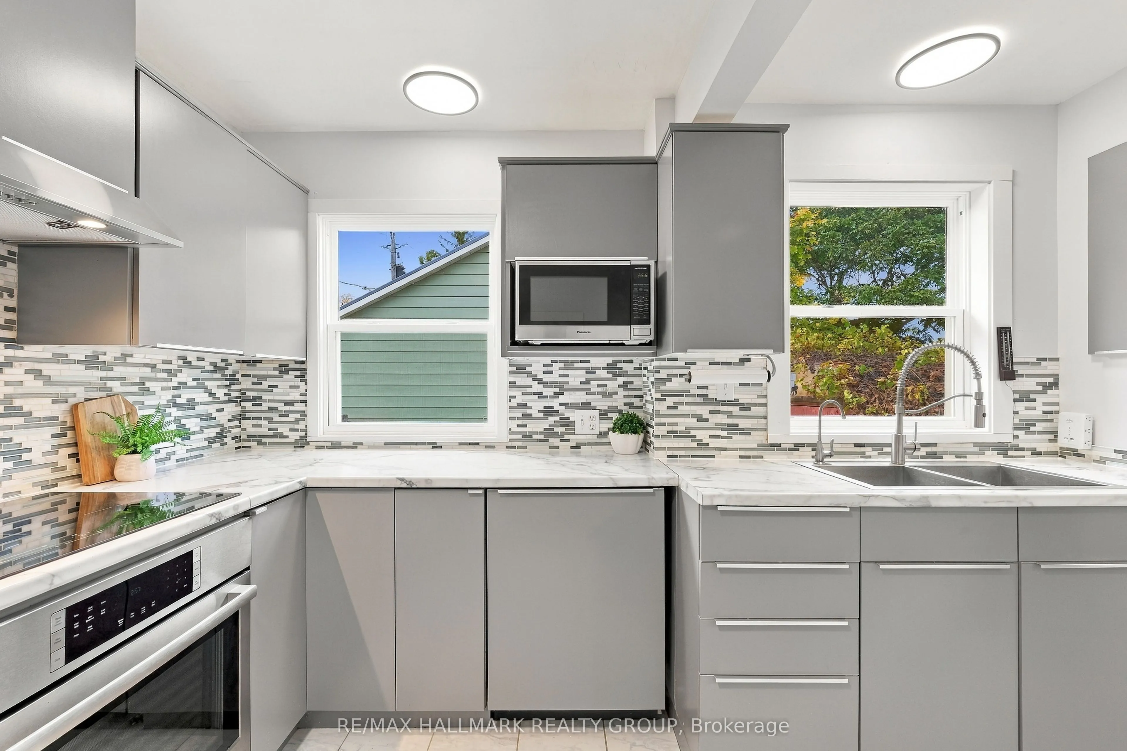 24 Reuben Cr Crescent