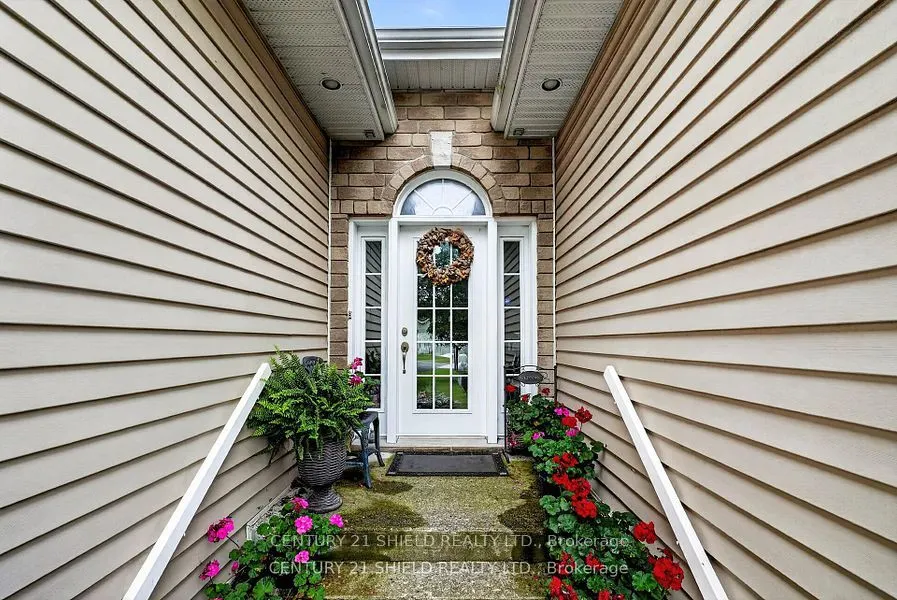 67 Front St Street