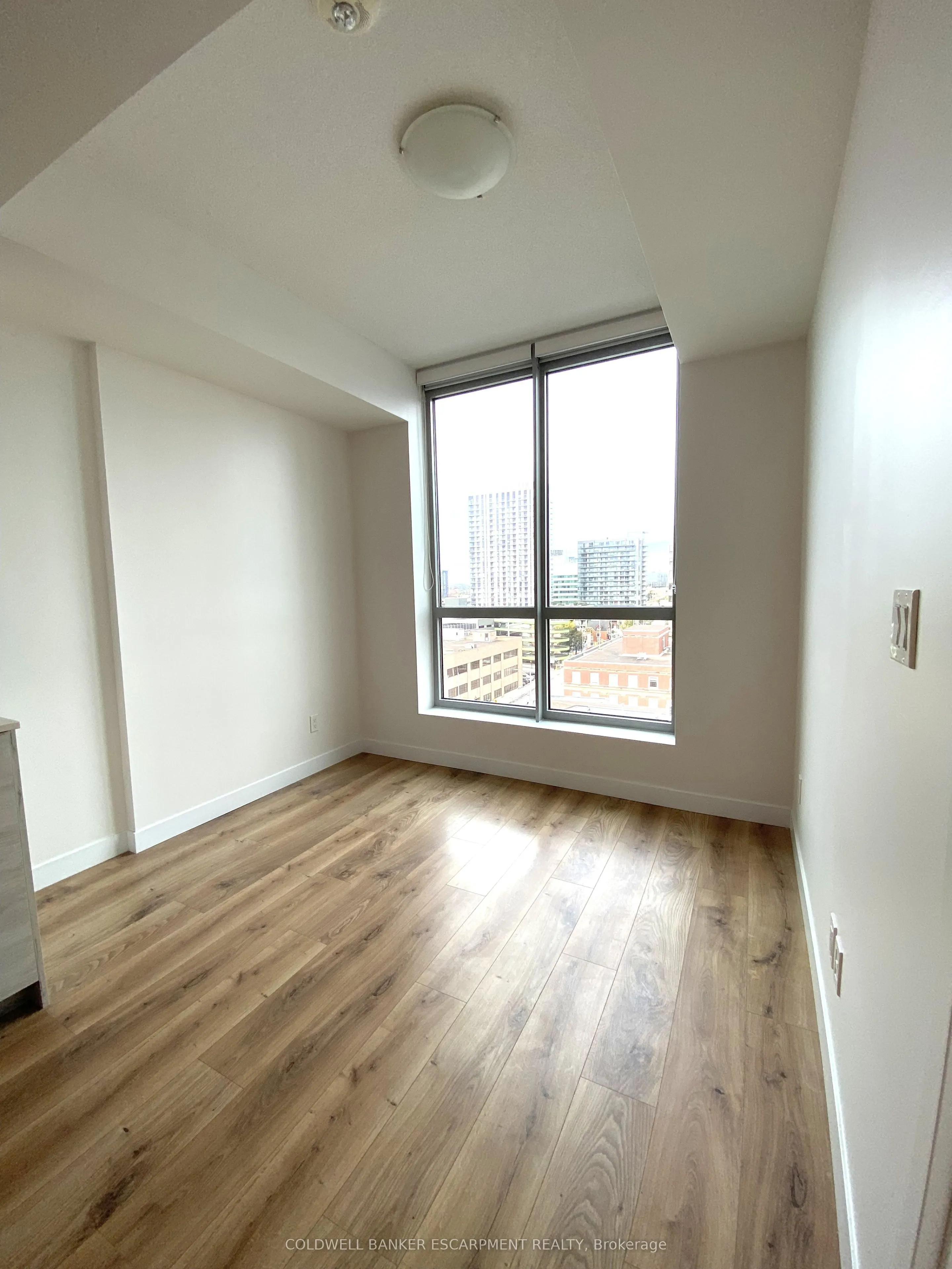 60 Frederick Street #808