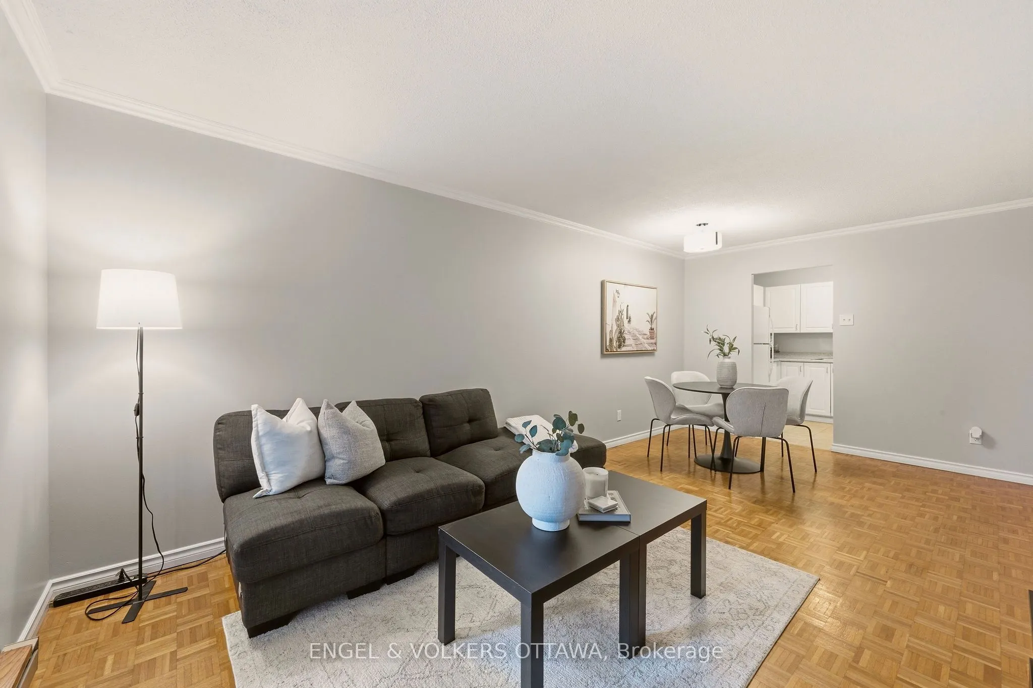 475 Laurier Avenue W #606