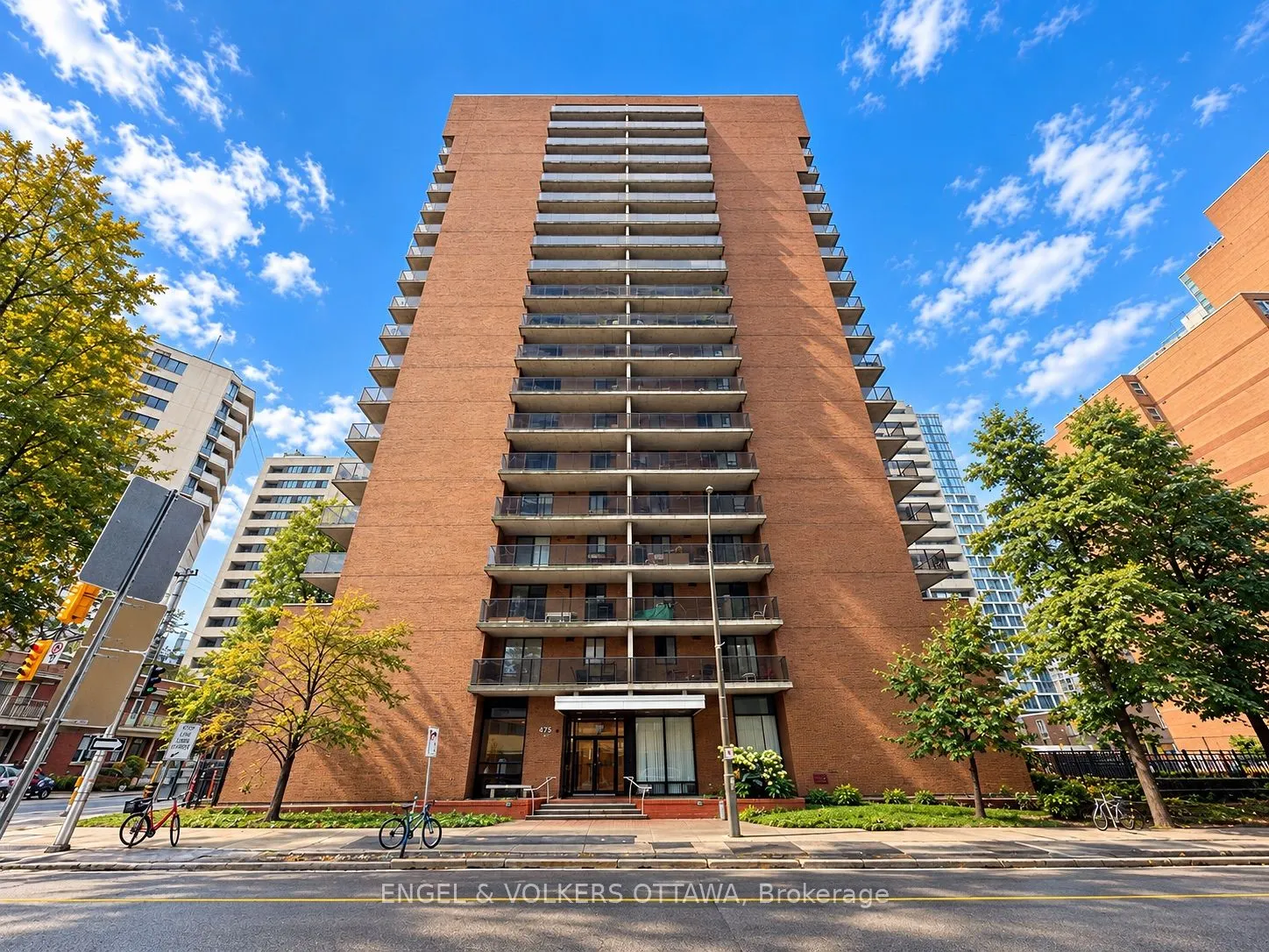 475 Laurier Avenue W #606