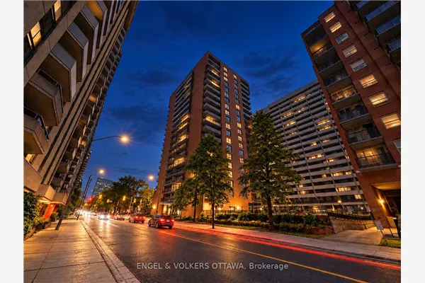 475 Laurier Avenue W #606