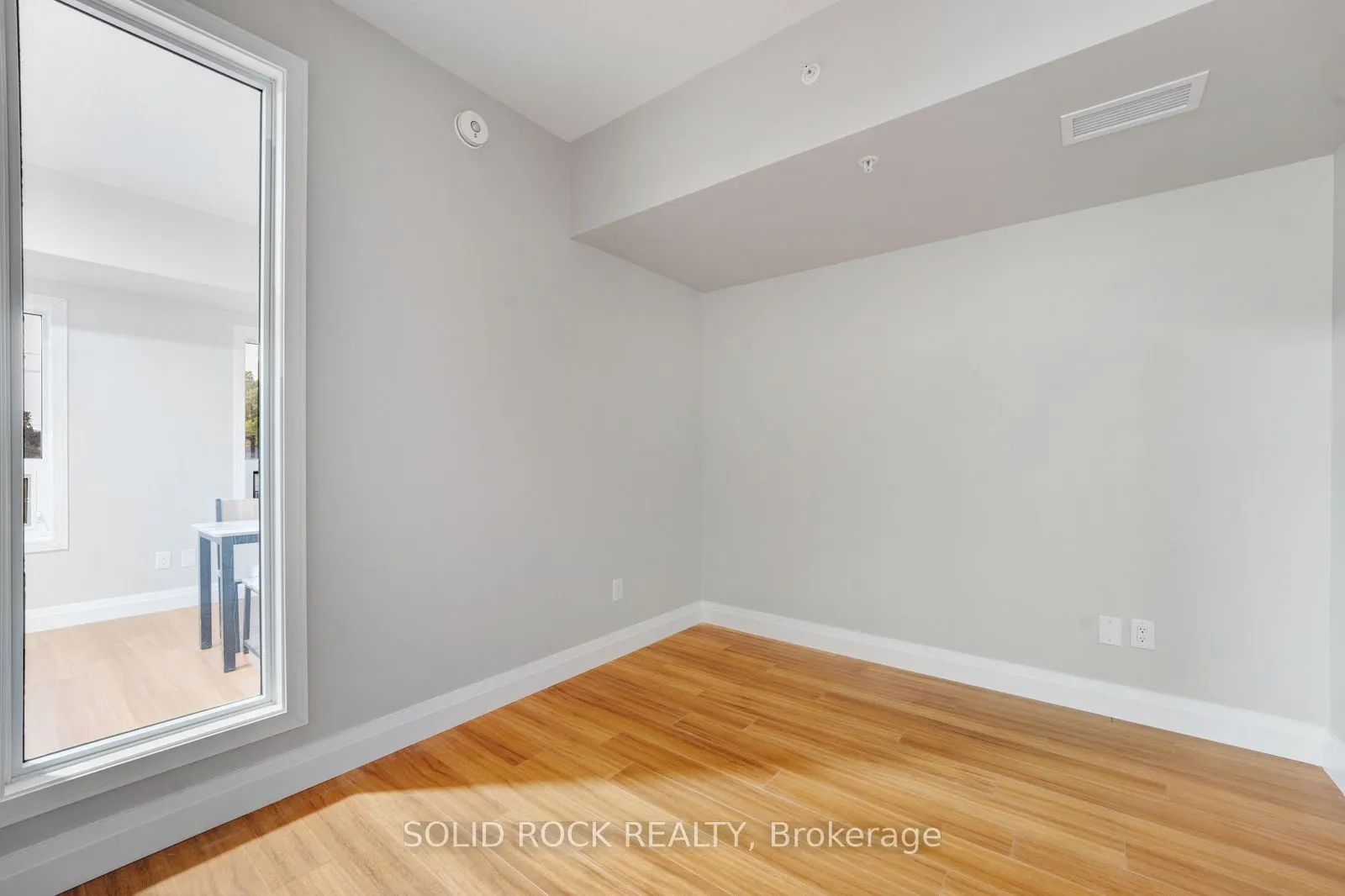 1 Wellington Street #207