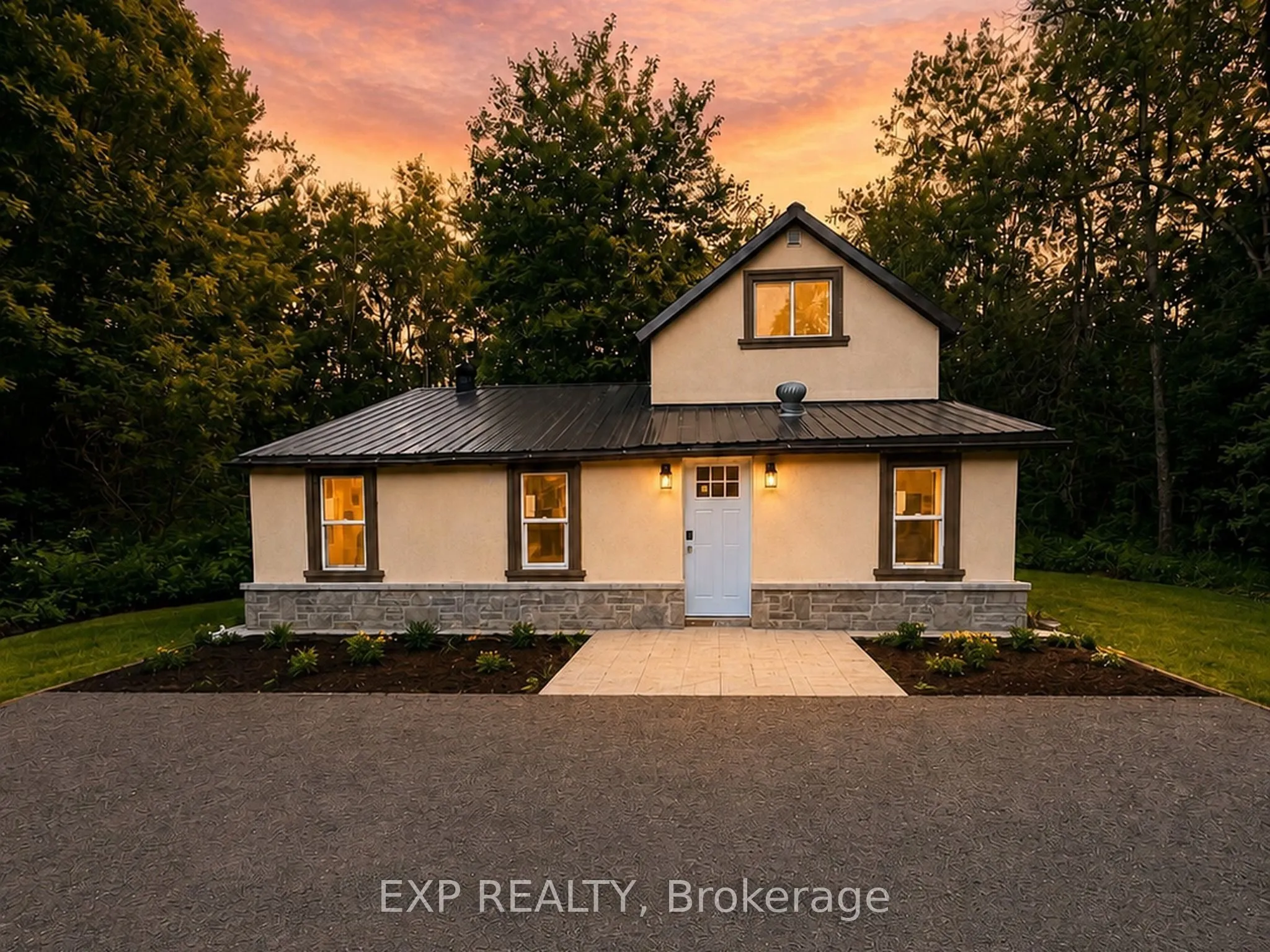 137 Old North Road S