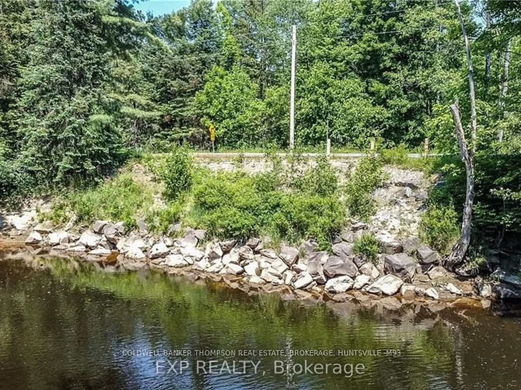 137 Old North Road S