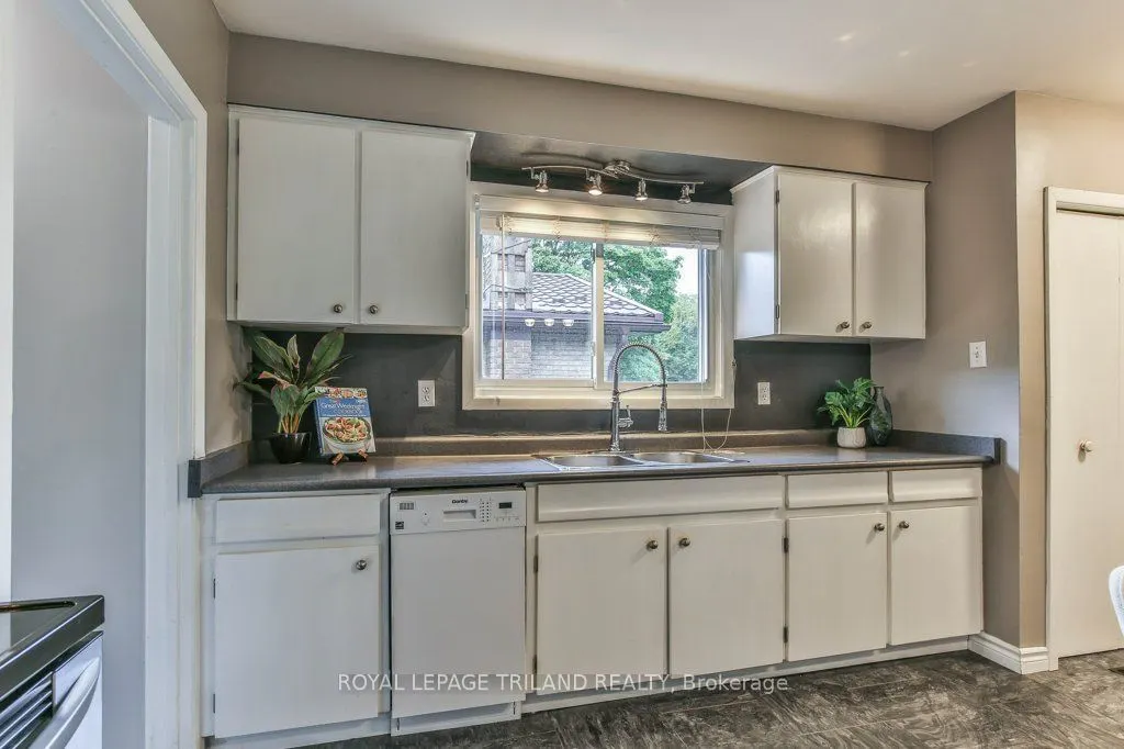 15 TALAVERA Crescent