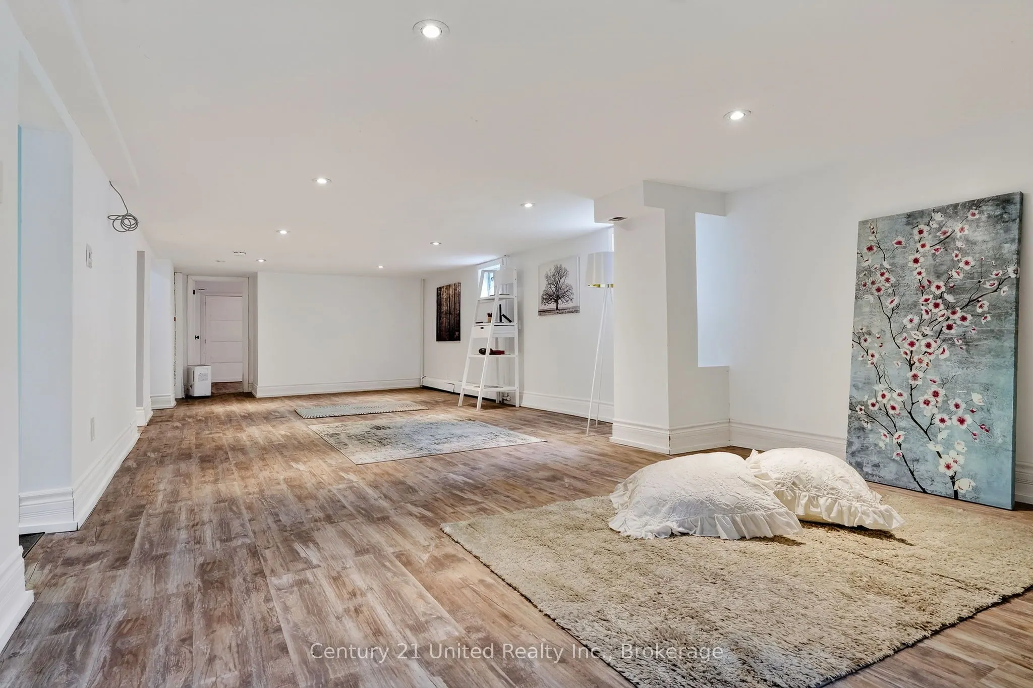 108 James Street E