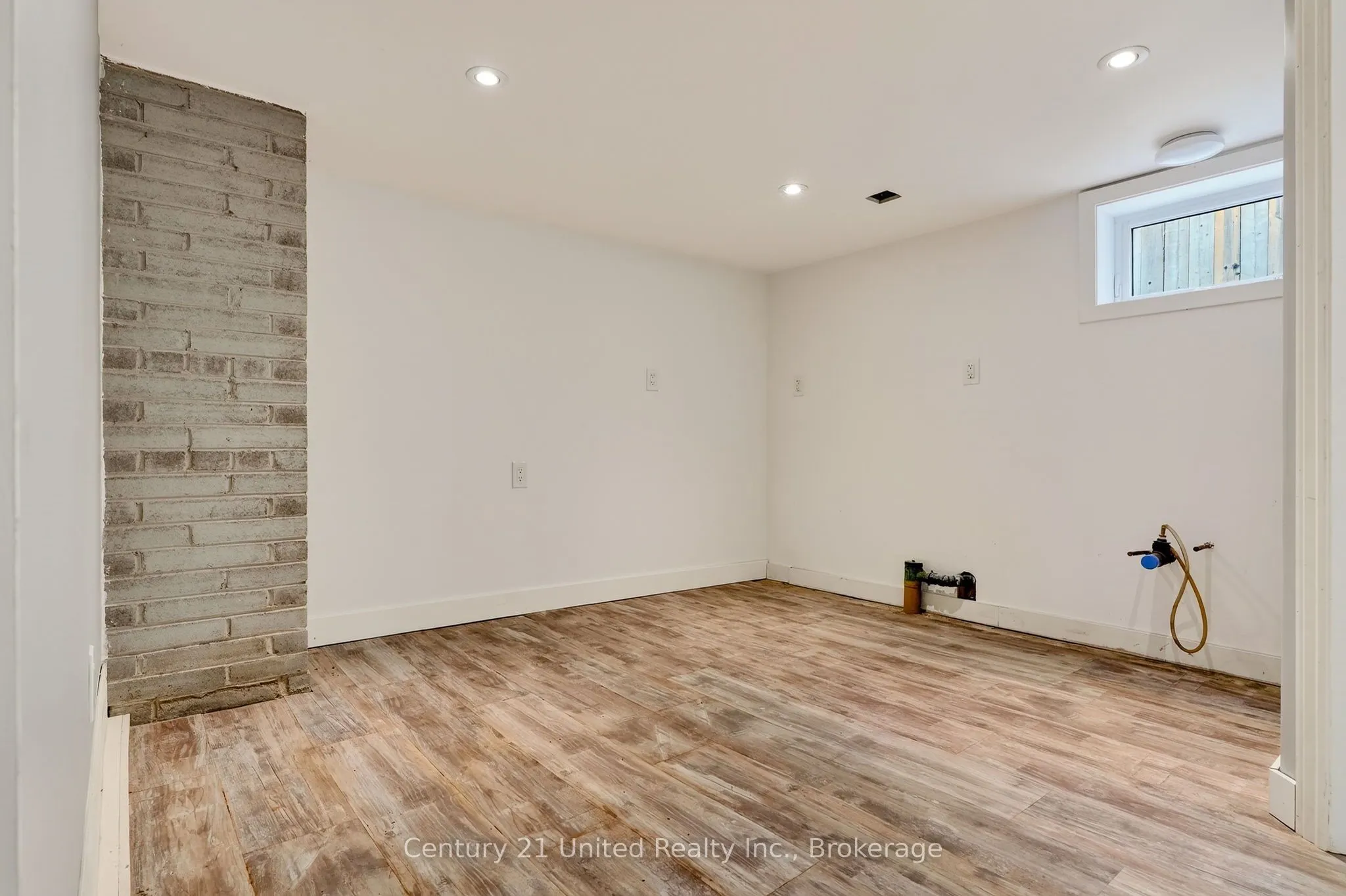 108 James Street E