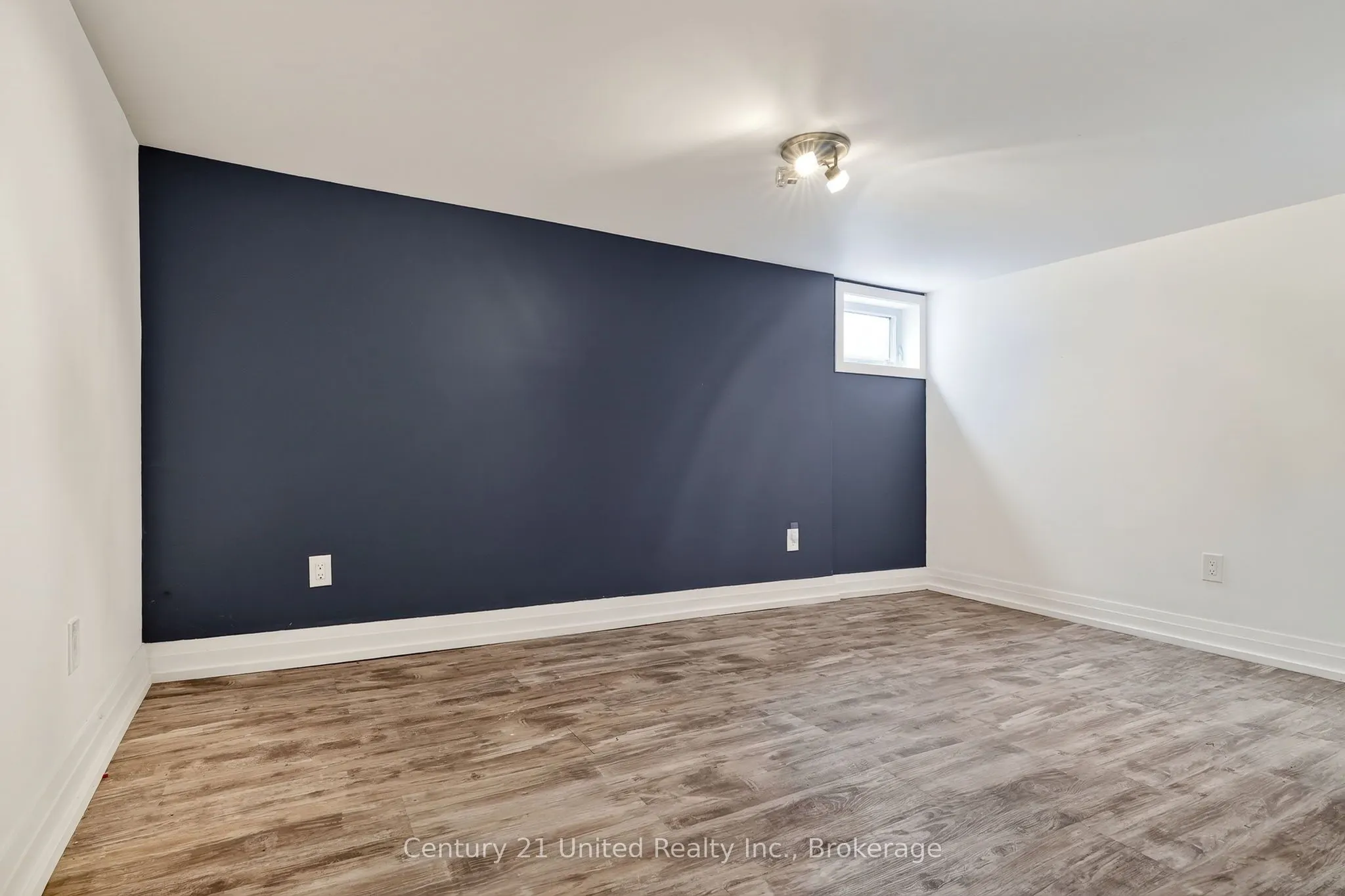 108 James Street E
