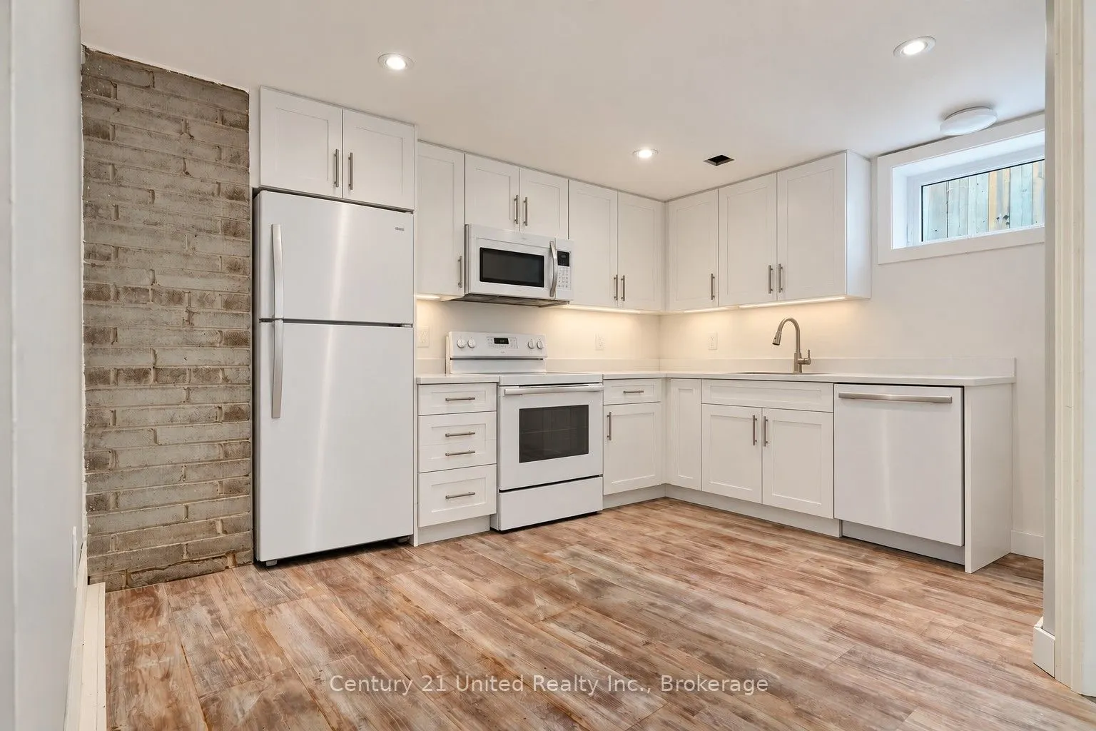 108 James Street E