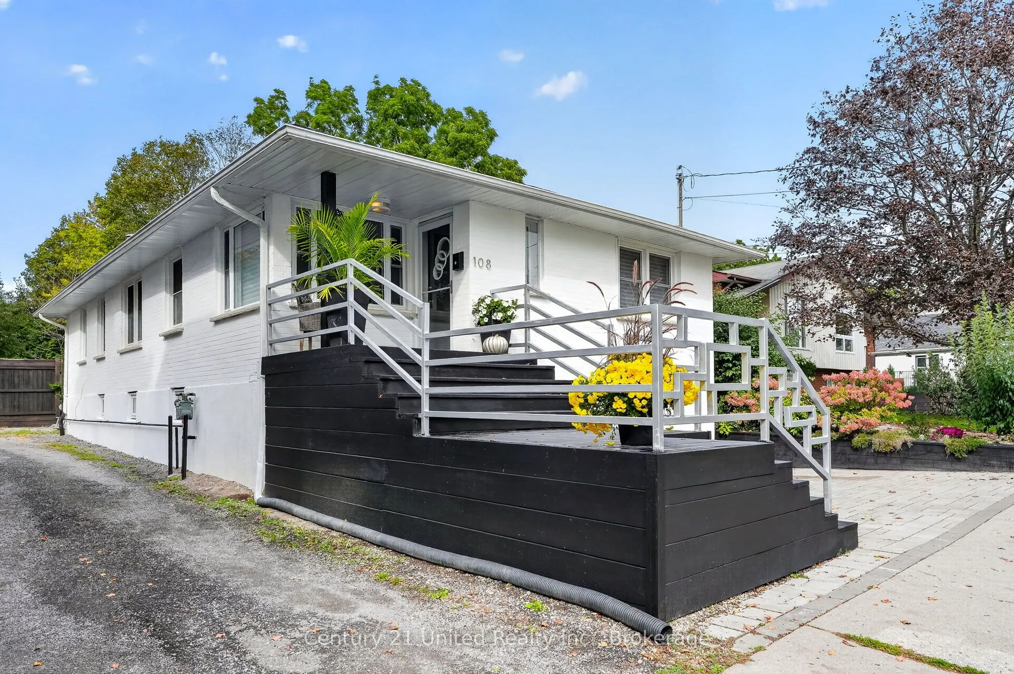 108 James Street E