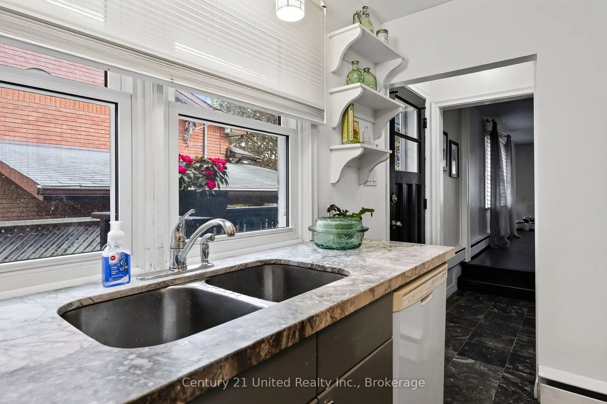 108 James Street E