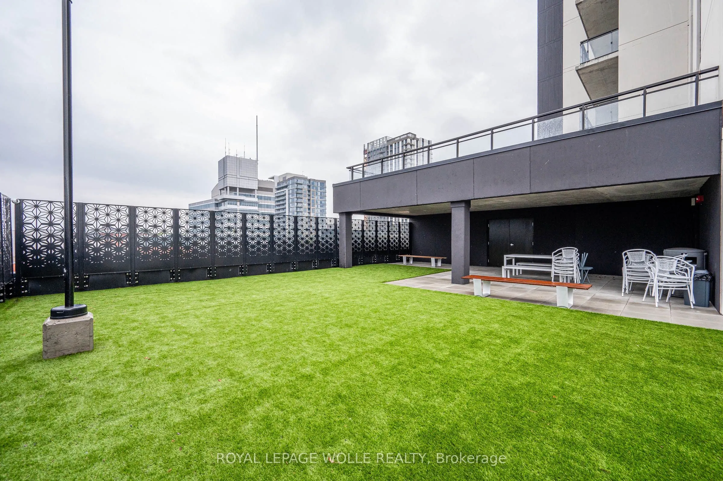 60 Charles Street W #2409