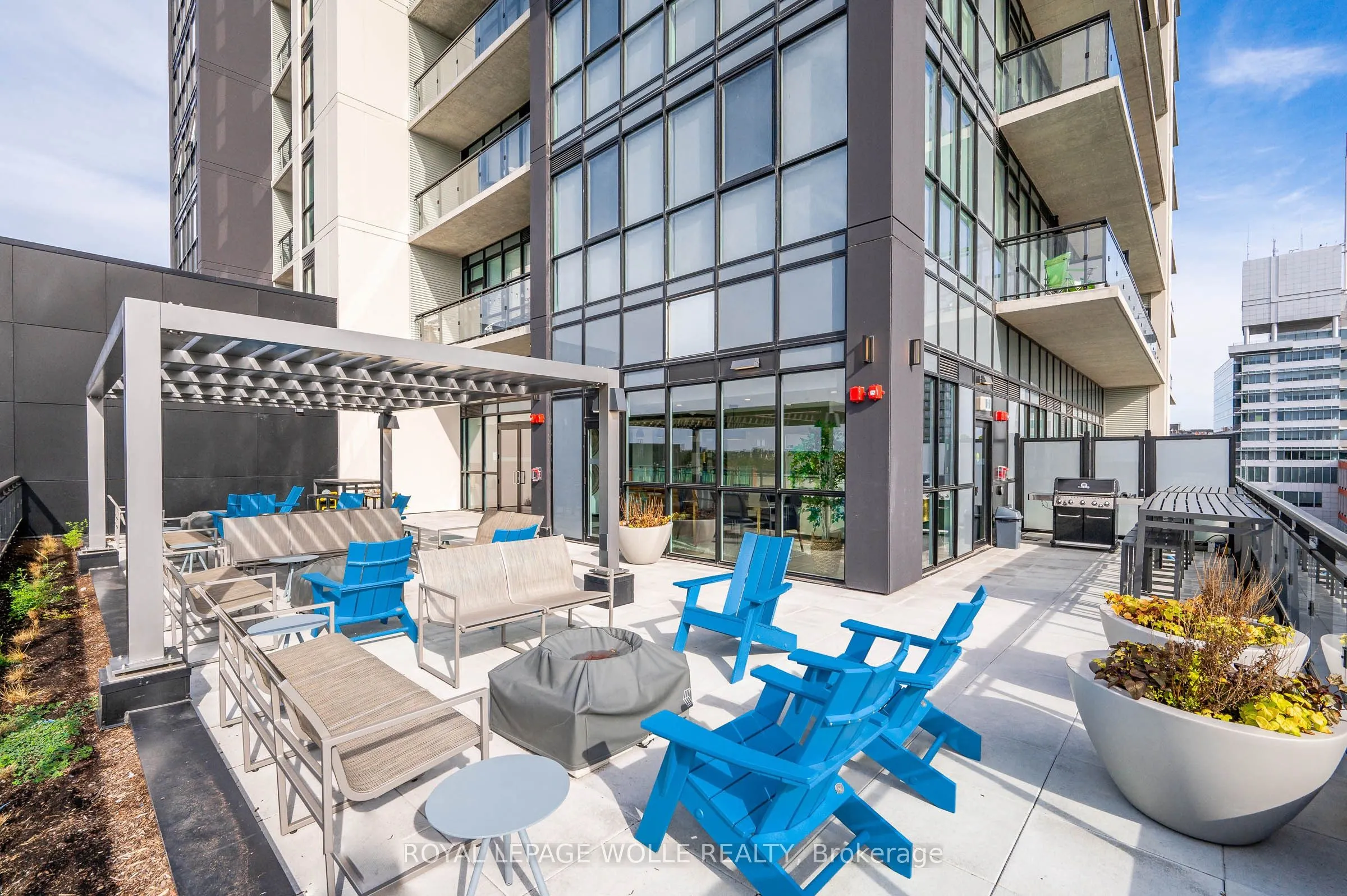 60 Charles Street W #2409