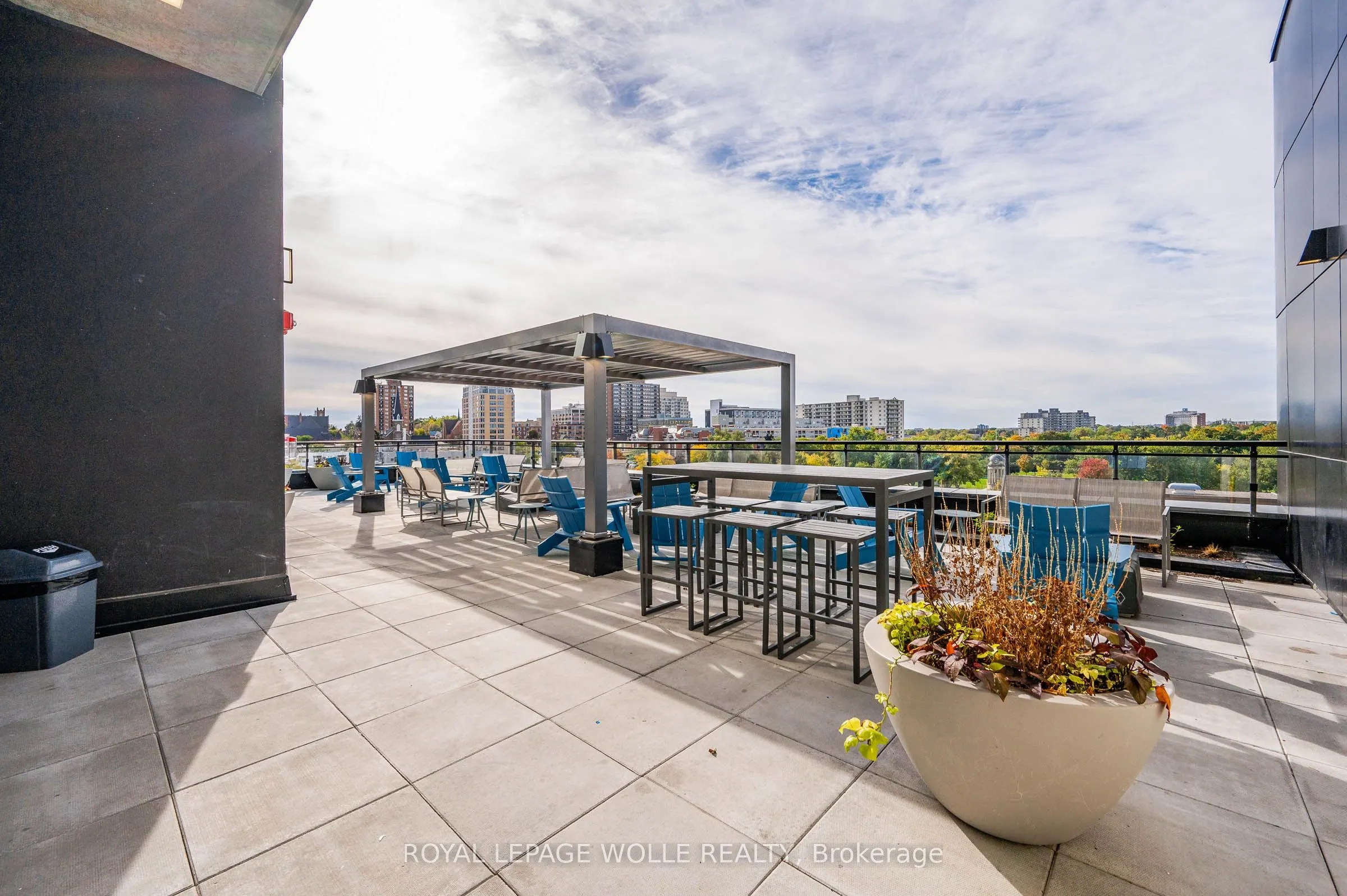 60 Charles Street W #2409