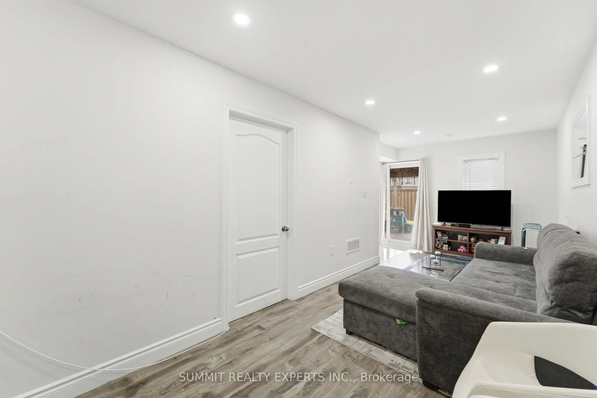935 Chapel Hill Court
