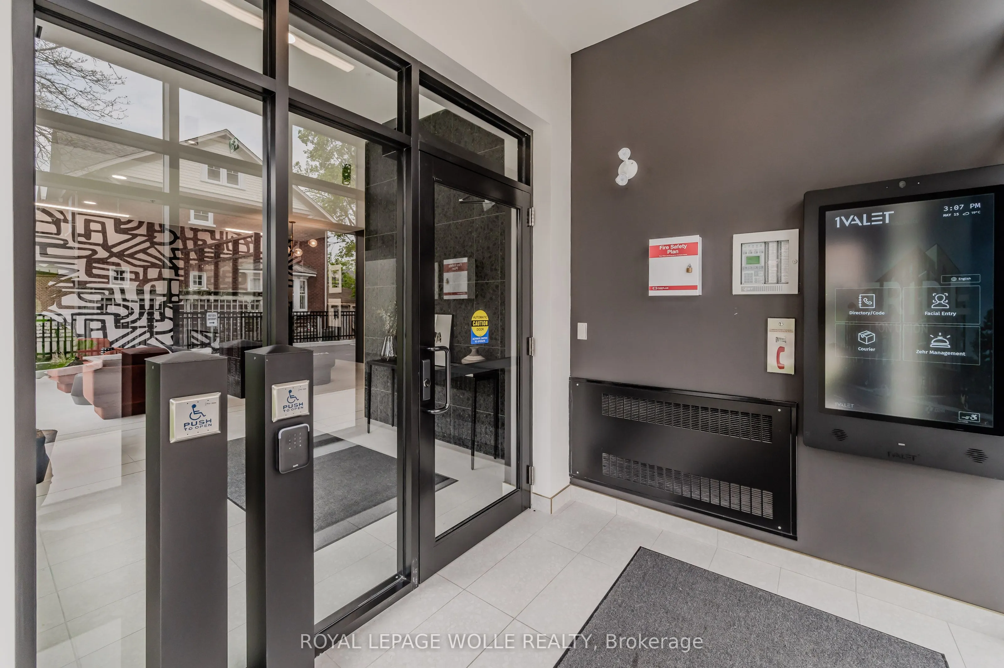 24 Union Street E #205