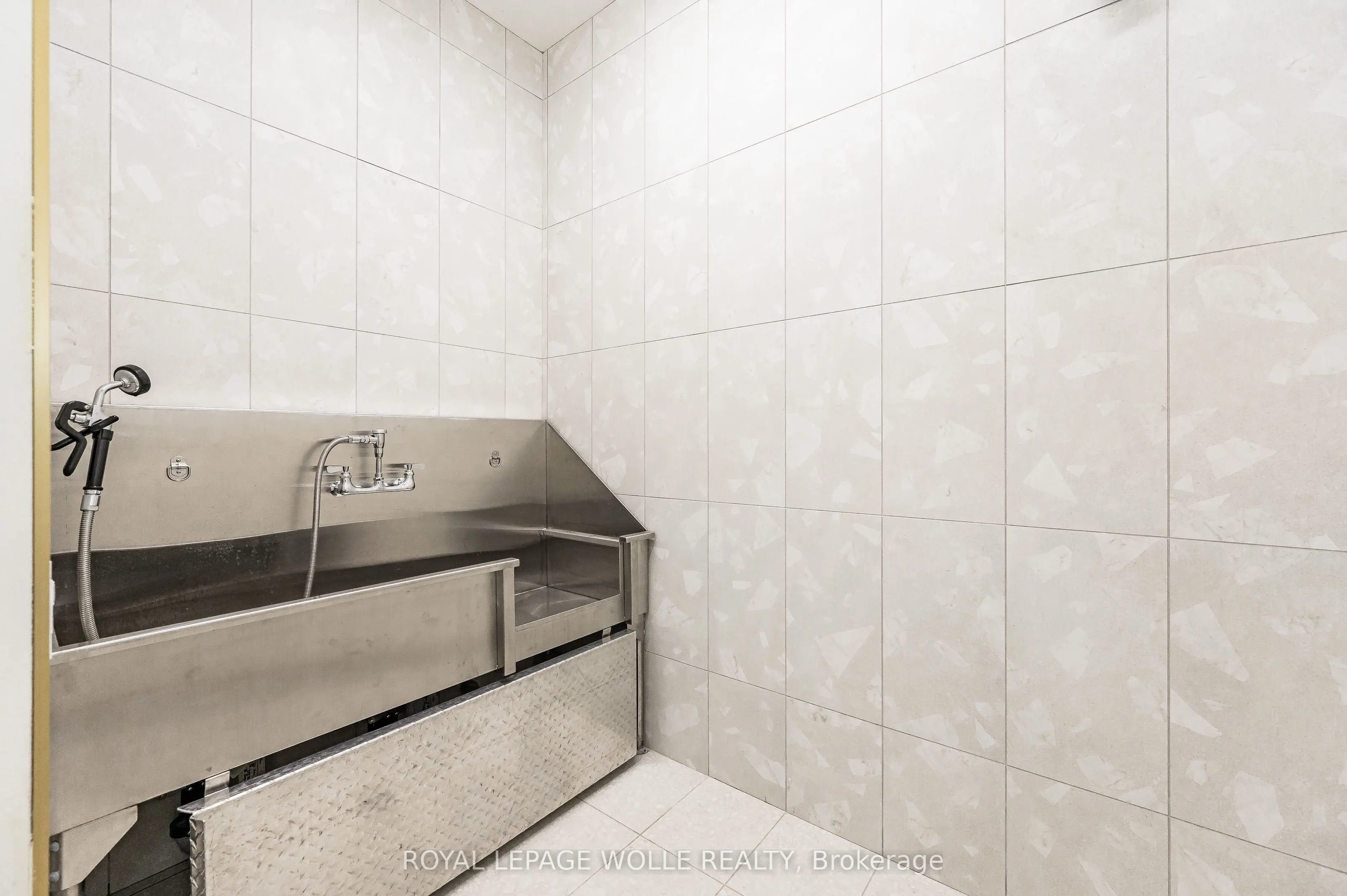24 Union Street E #205