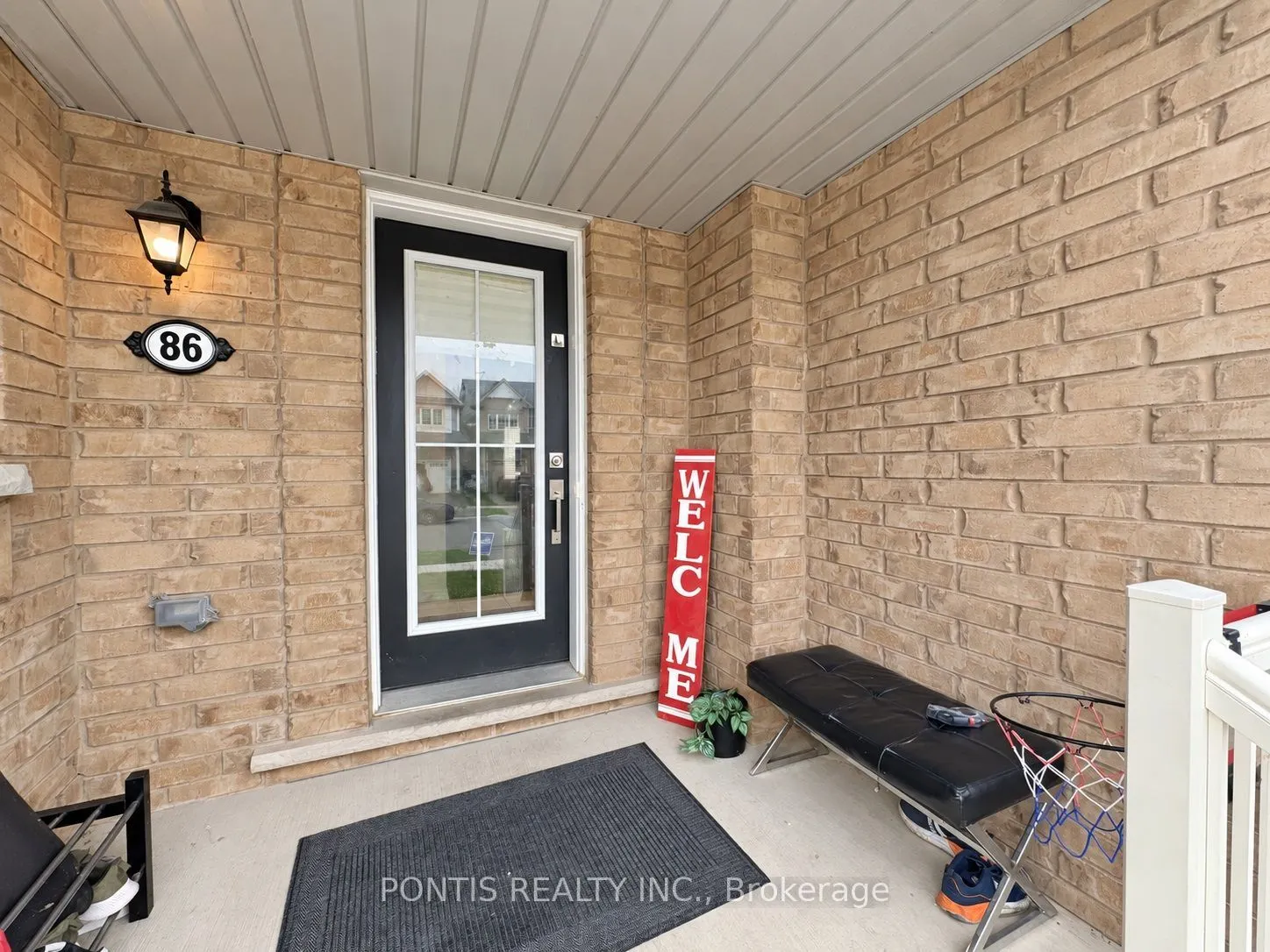 86 Munro Circle