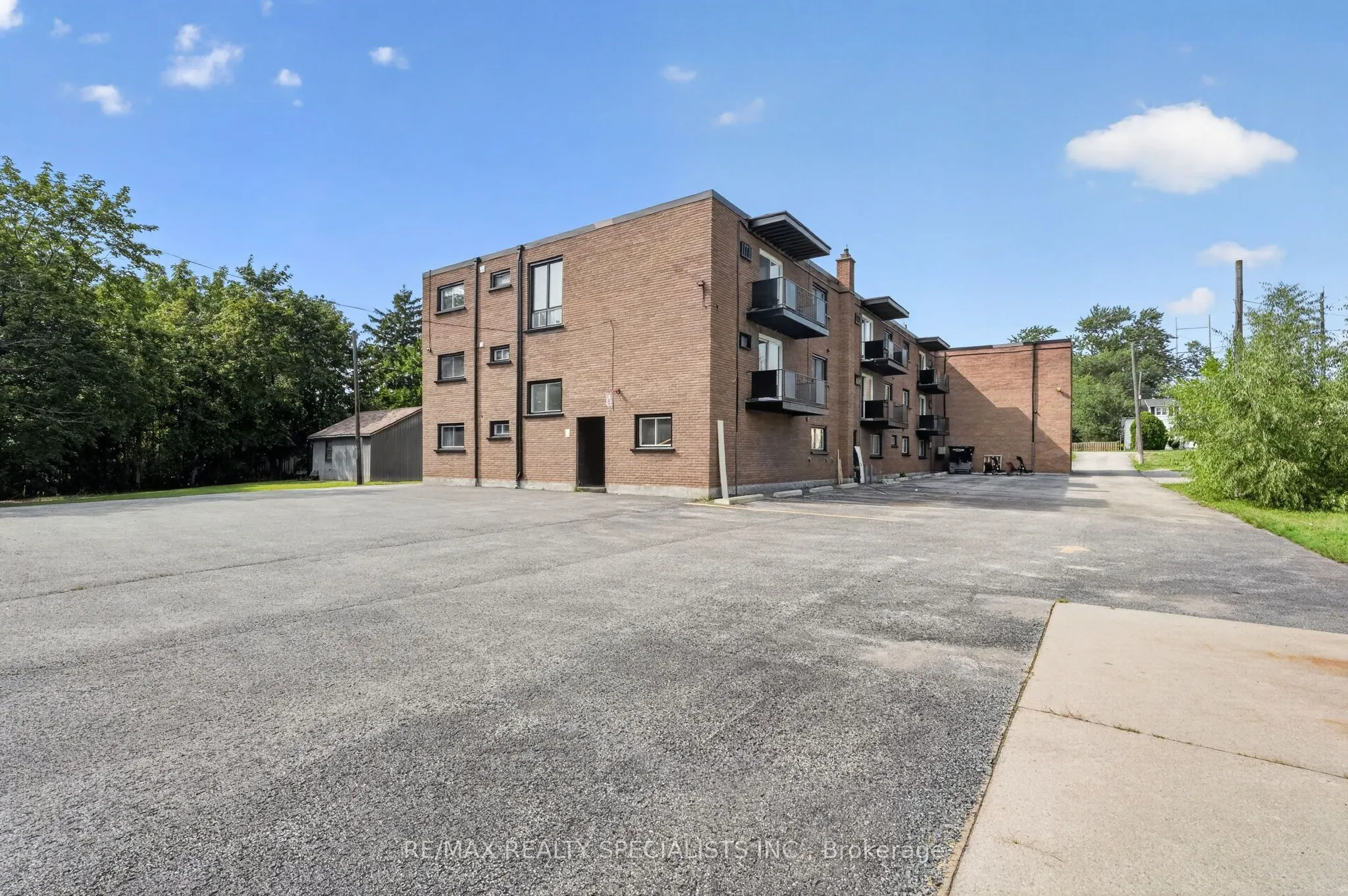 426 Queenston Street #33