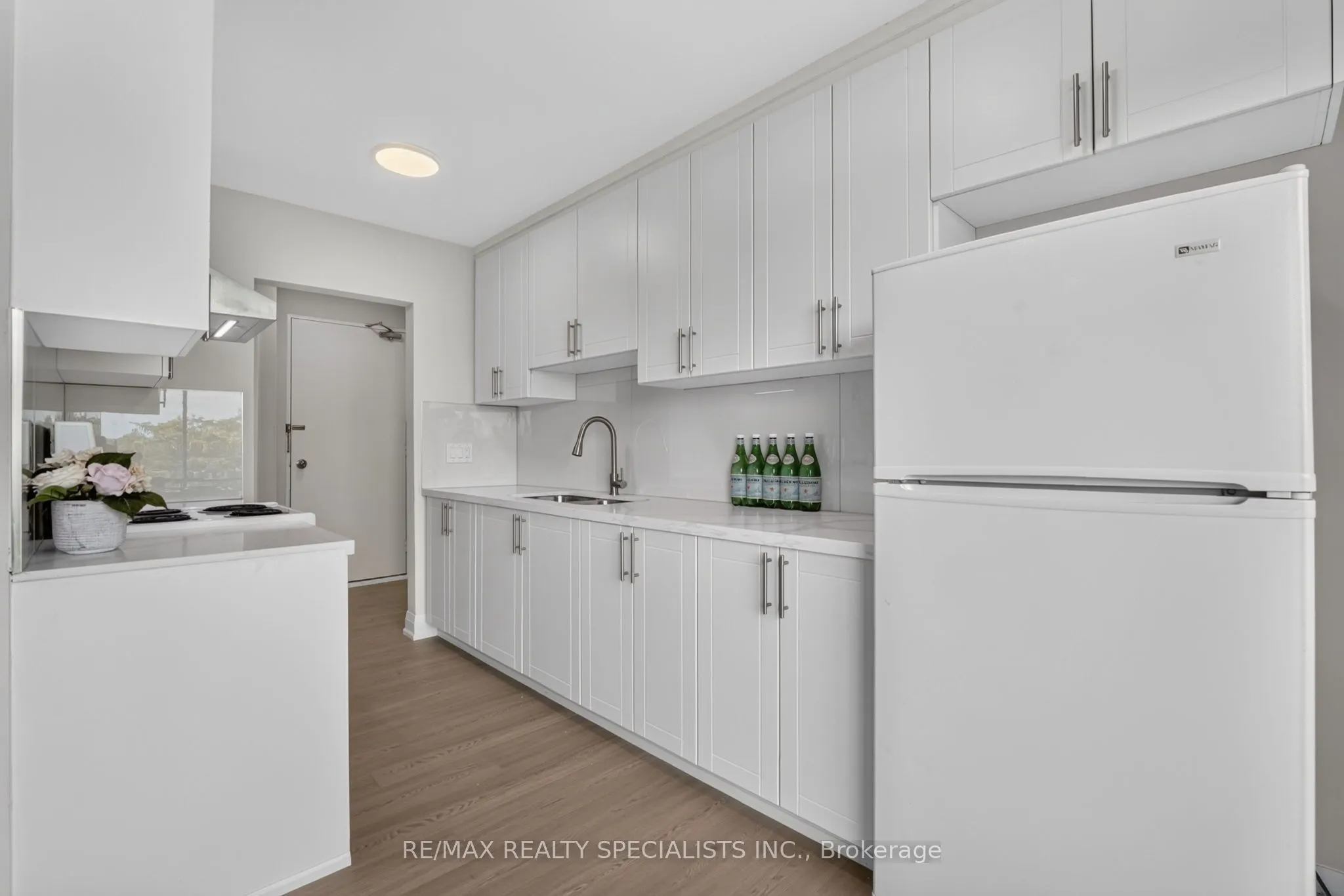 426 Queenston Street #33