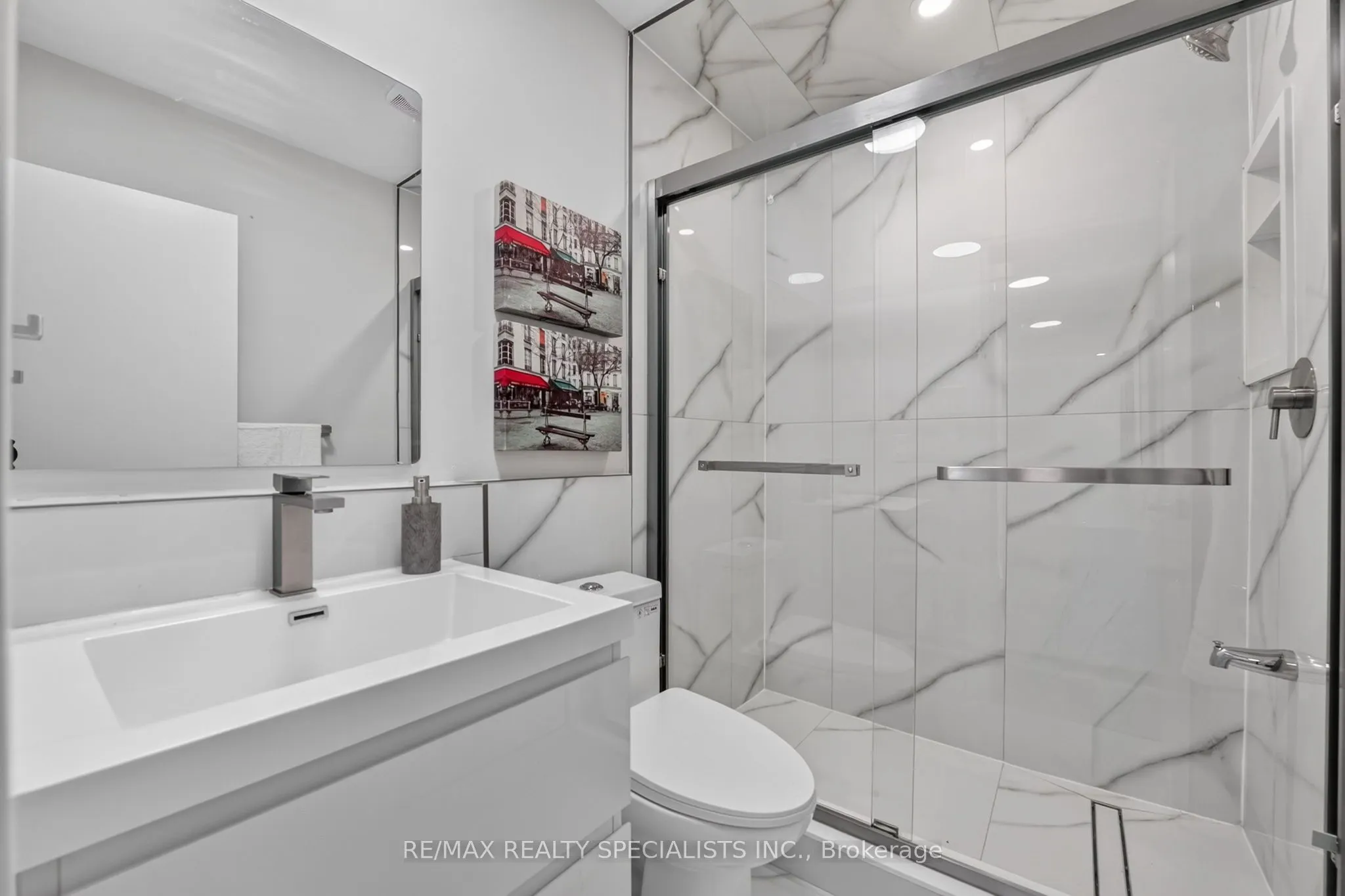 426 Queenston Street #33