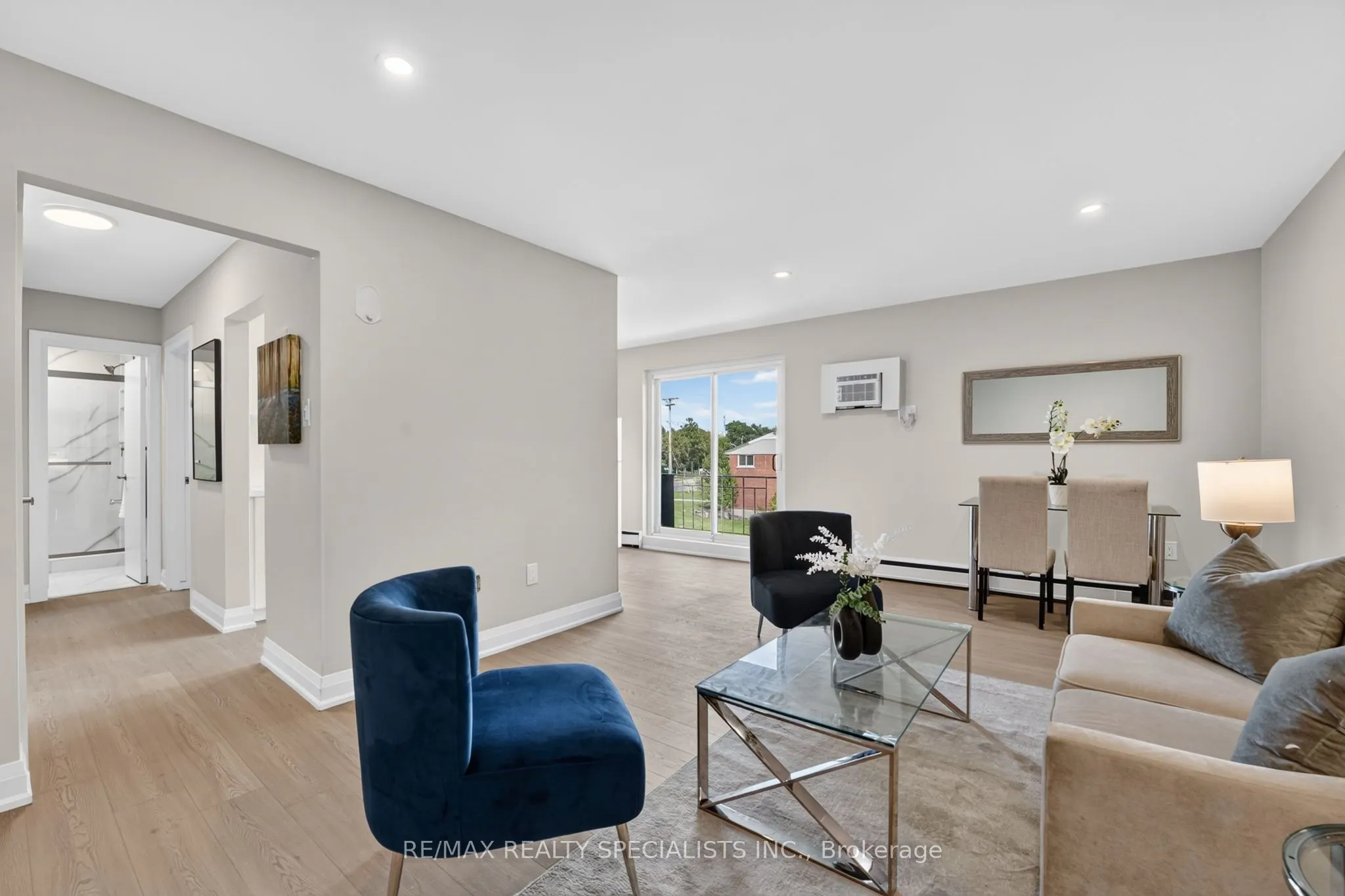 426 Queenston Street #33