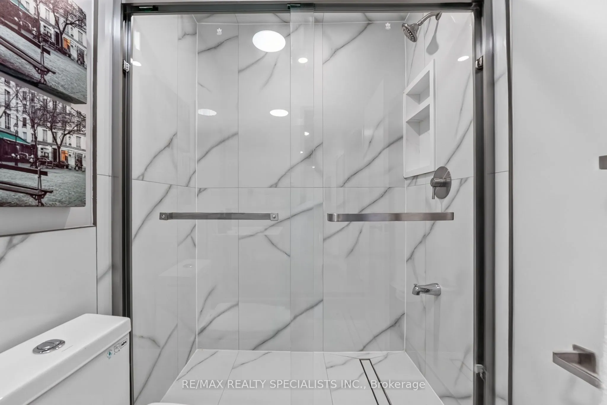 426 Queenston Street #33