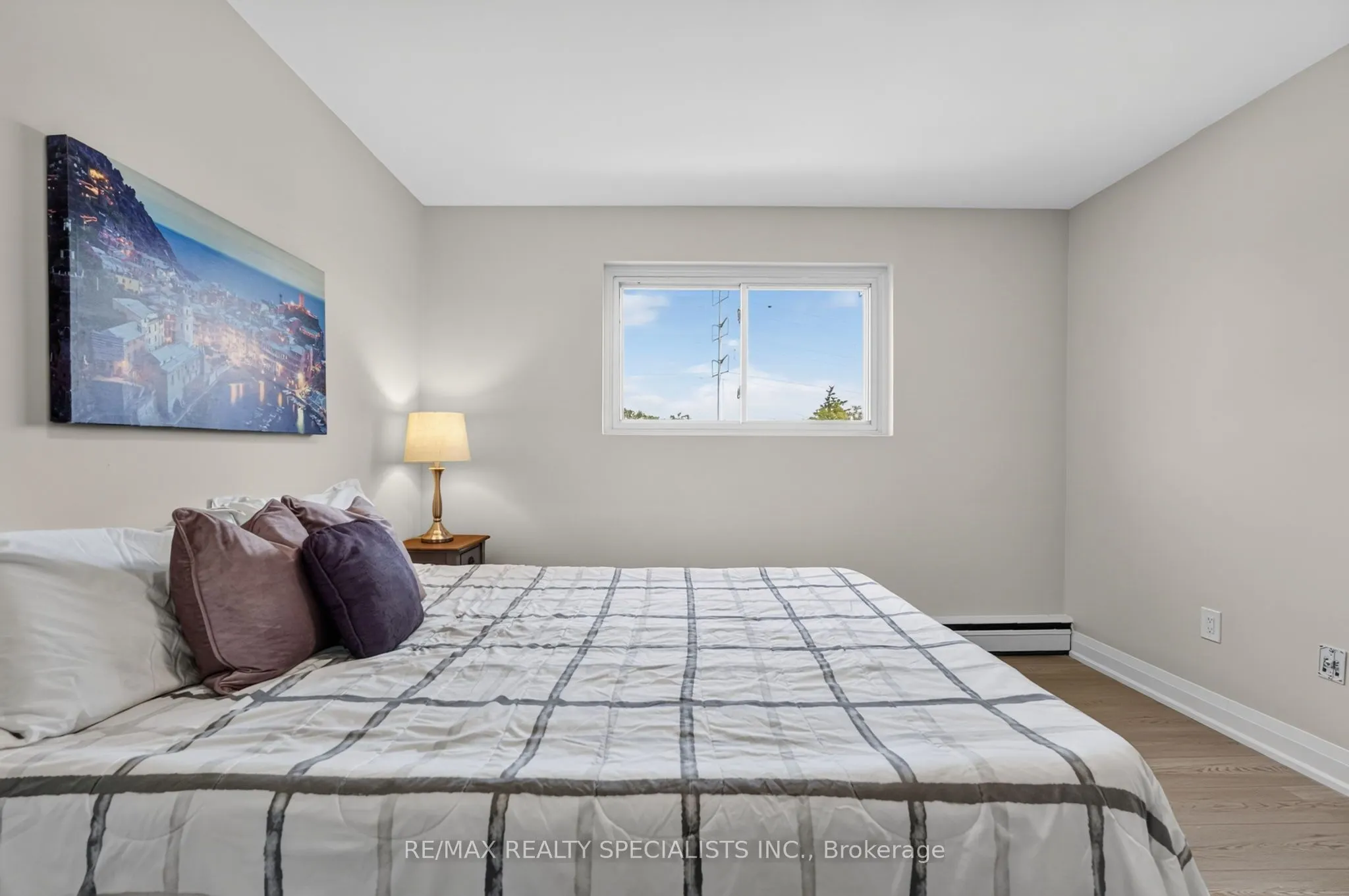 426 Queenston Street #33