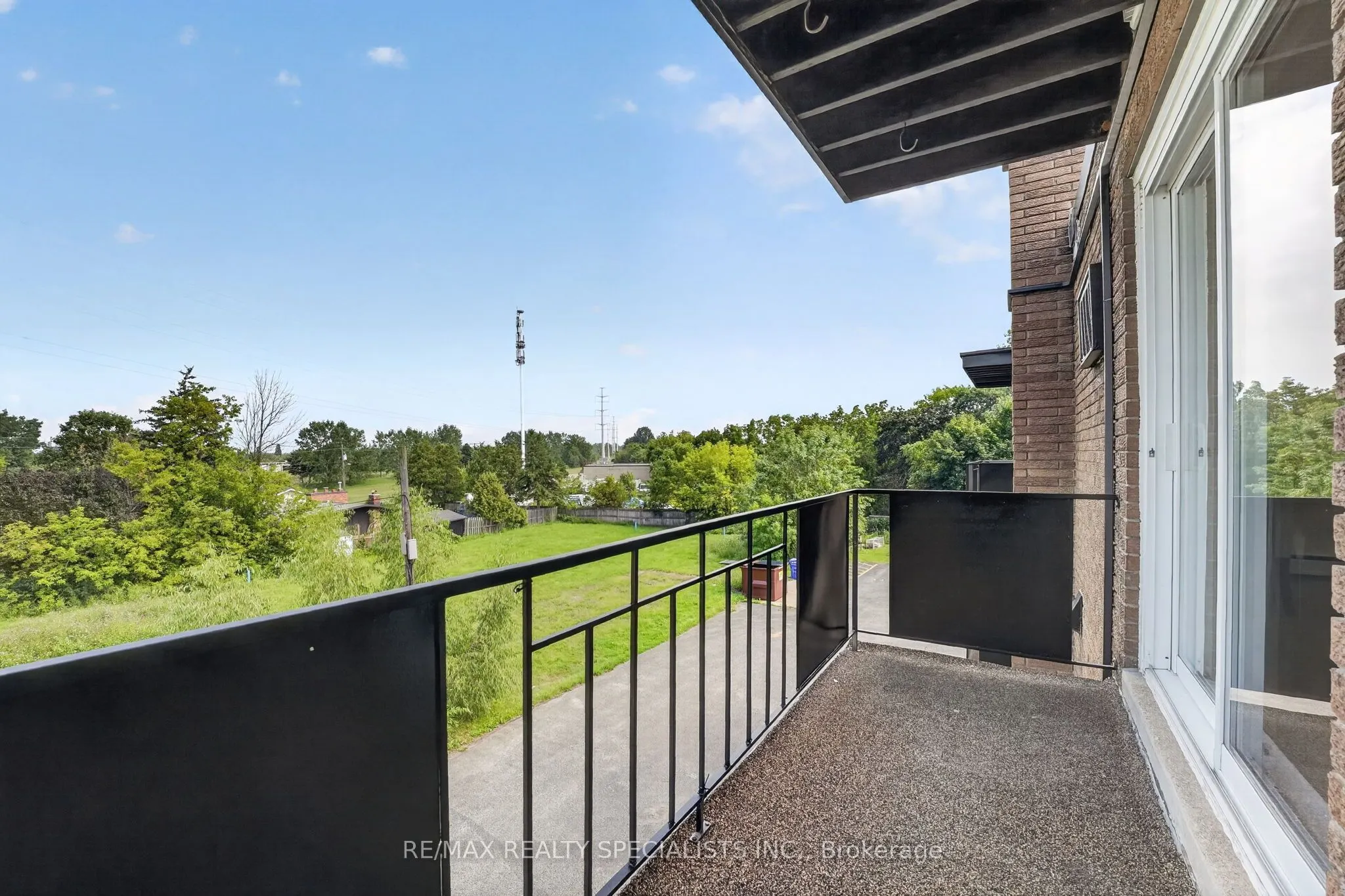 426 Queenston Street #33