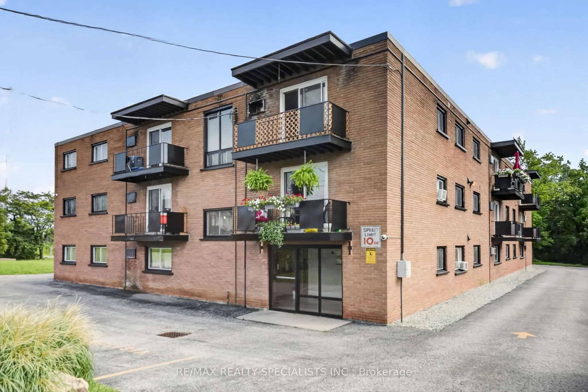 426 Queenston Street #33