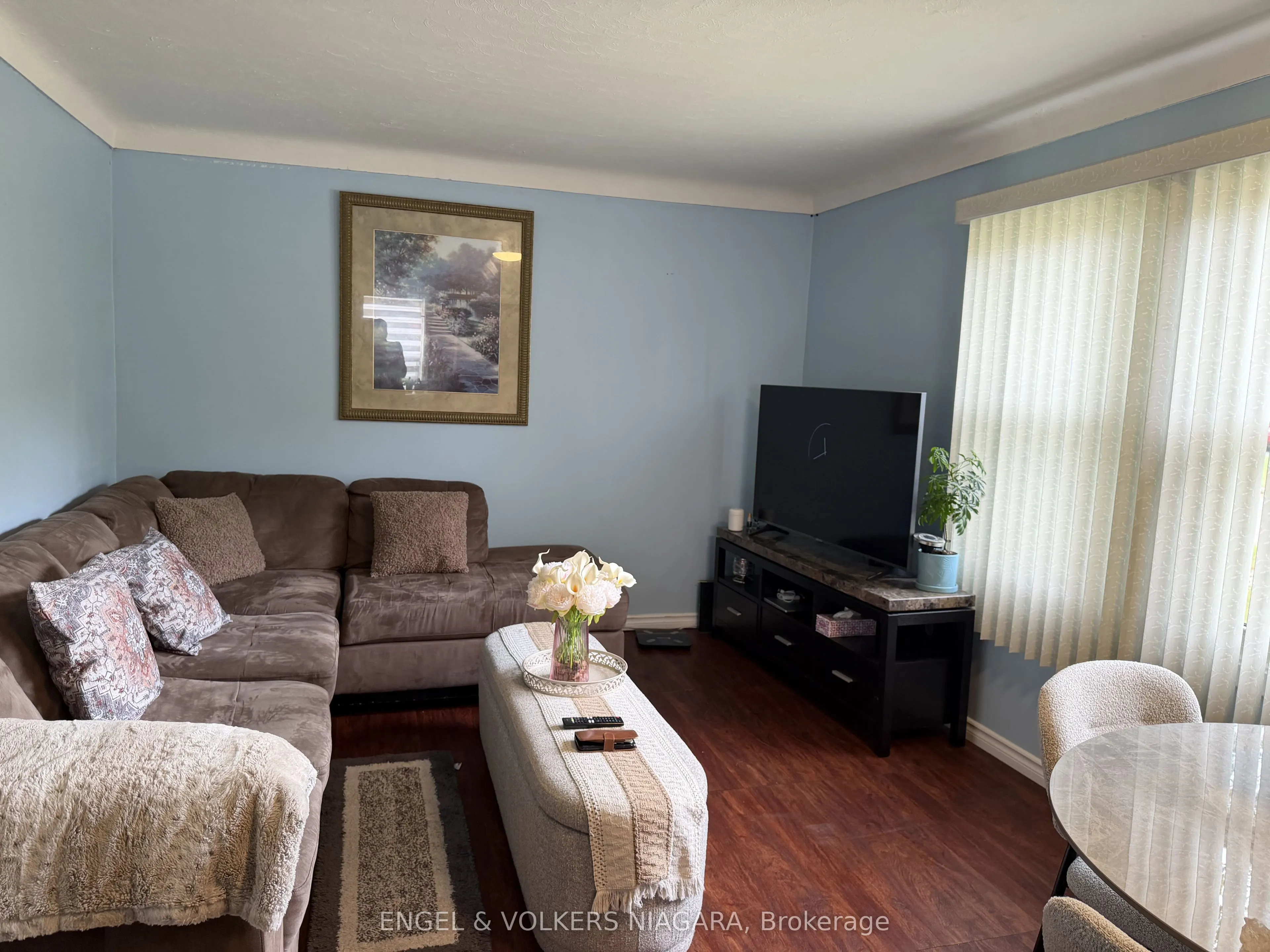 6 Glen Avenue