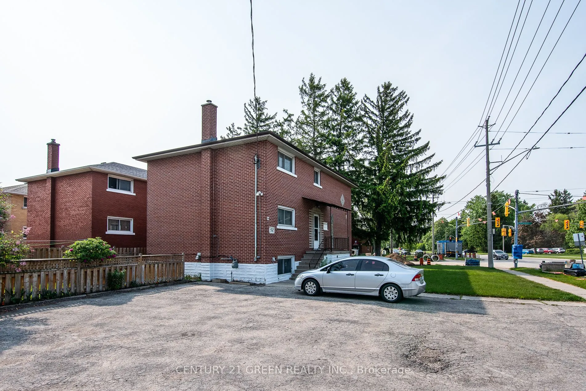 129 River Road E