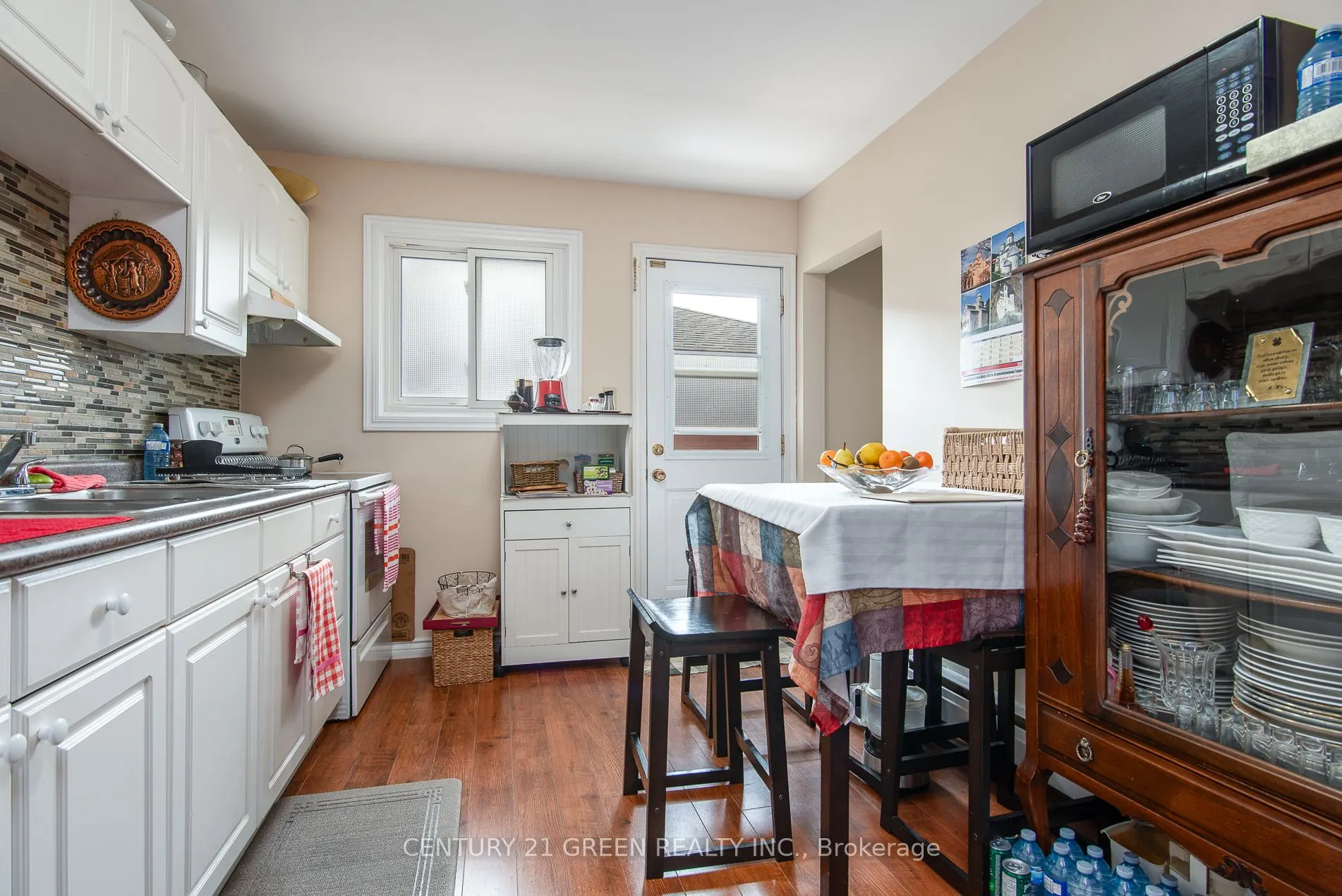 129 River Road E