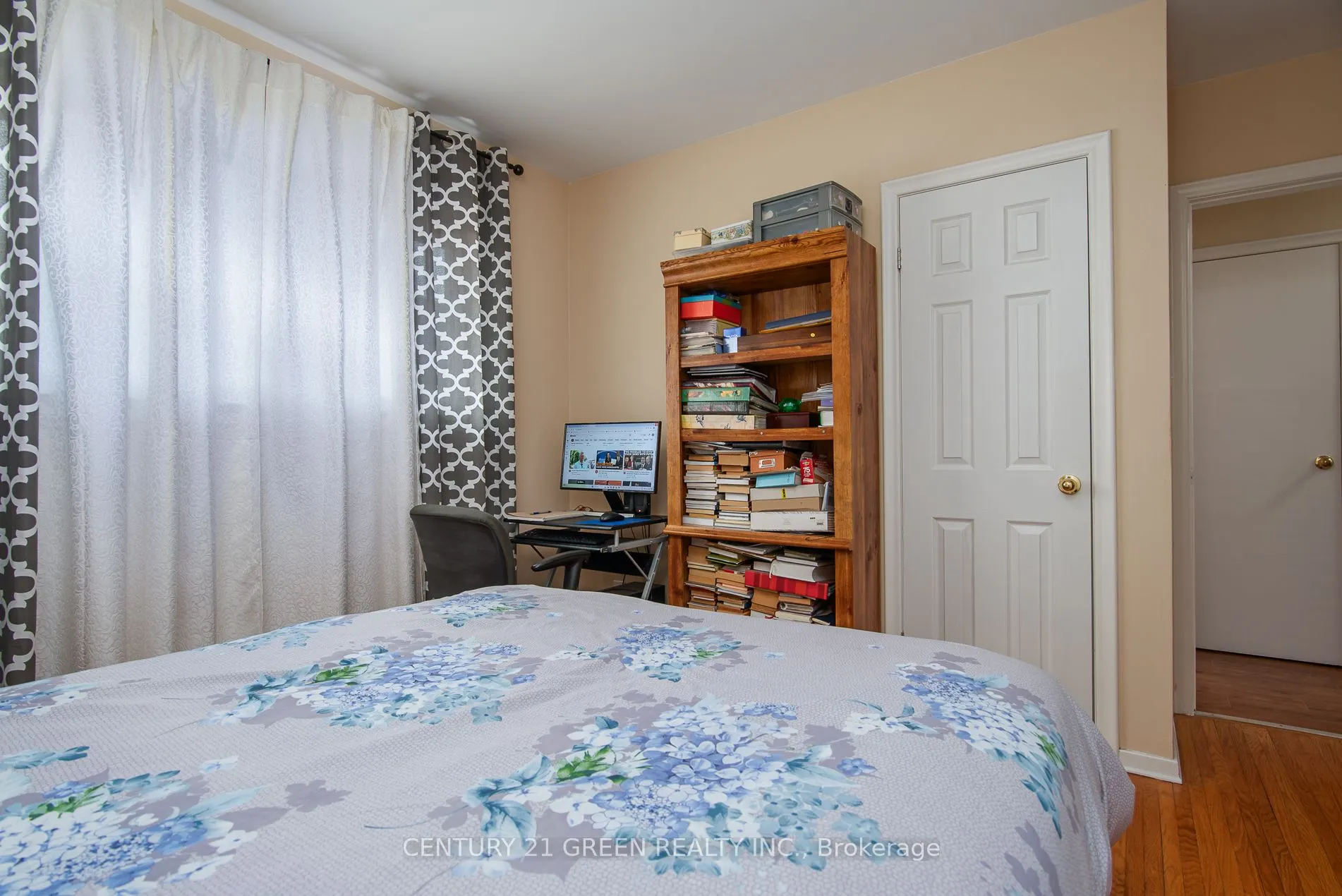 129 River Road E