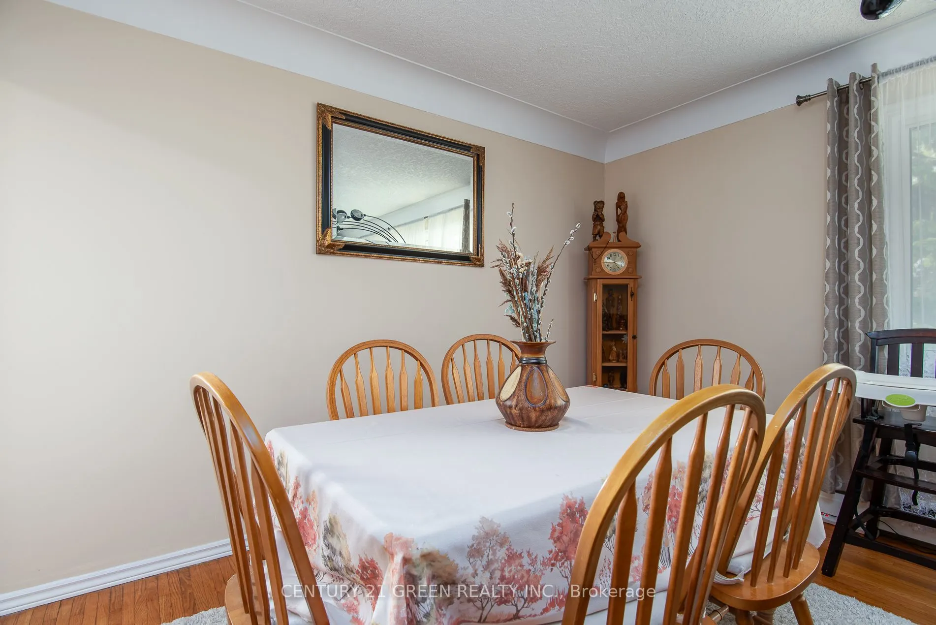 129 River Road E