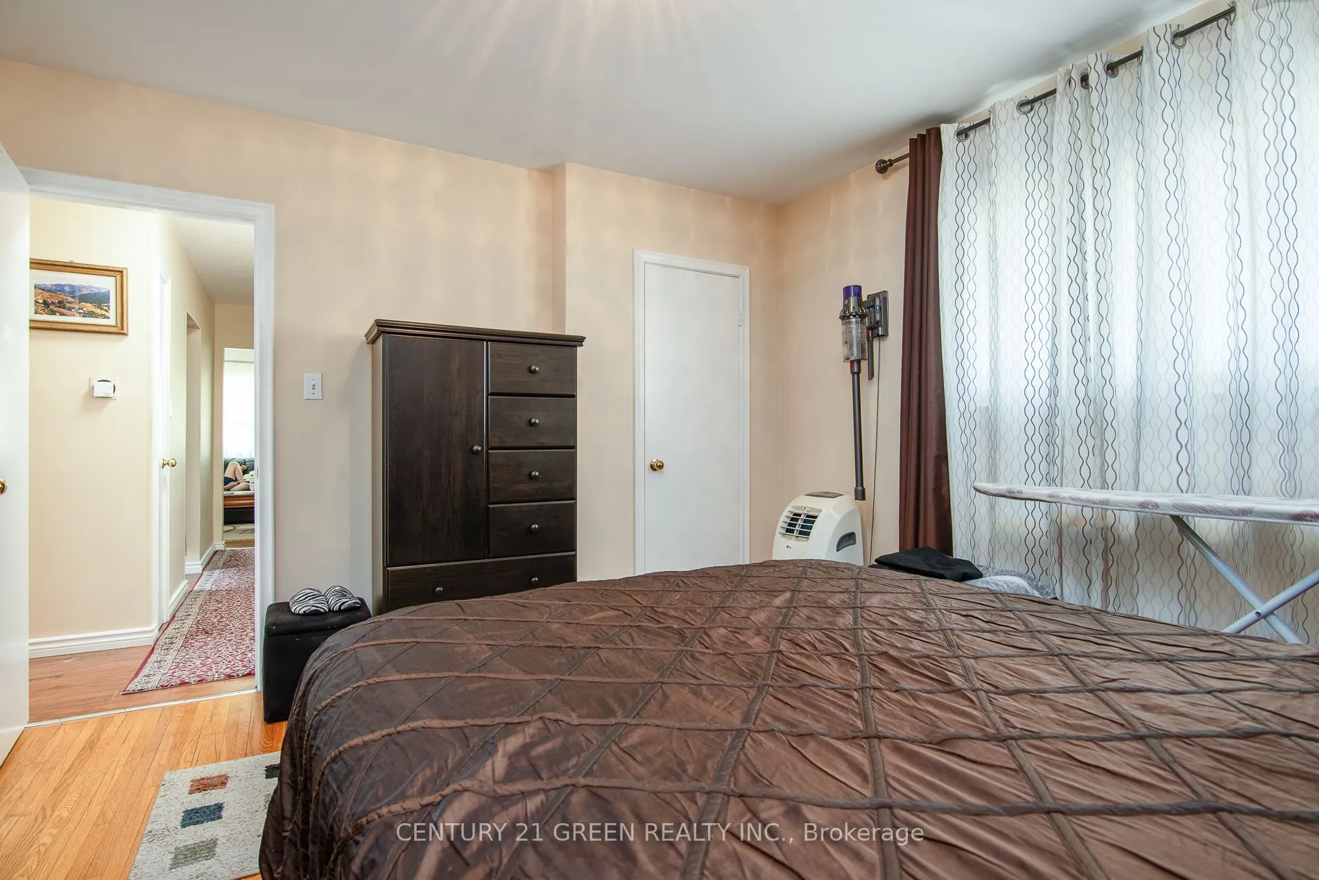 129 River Road E