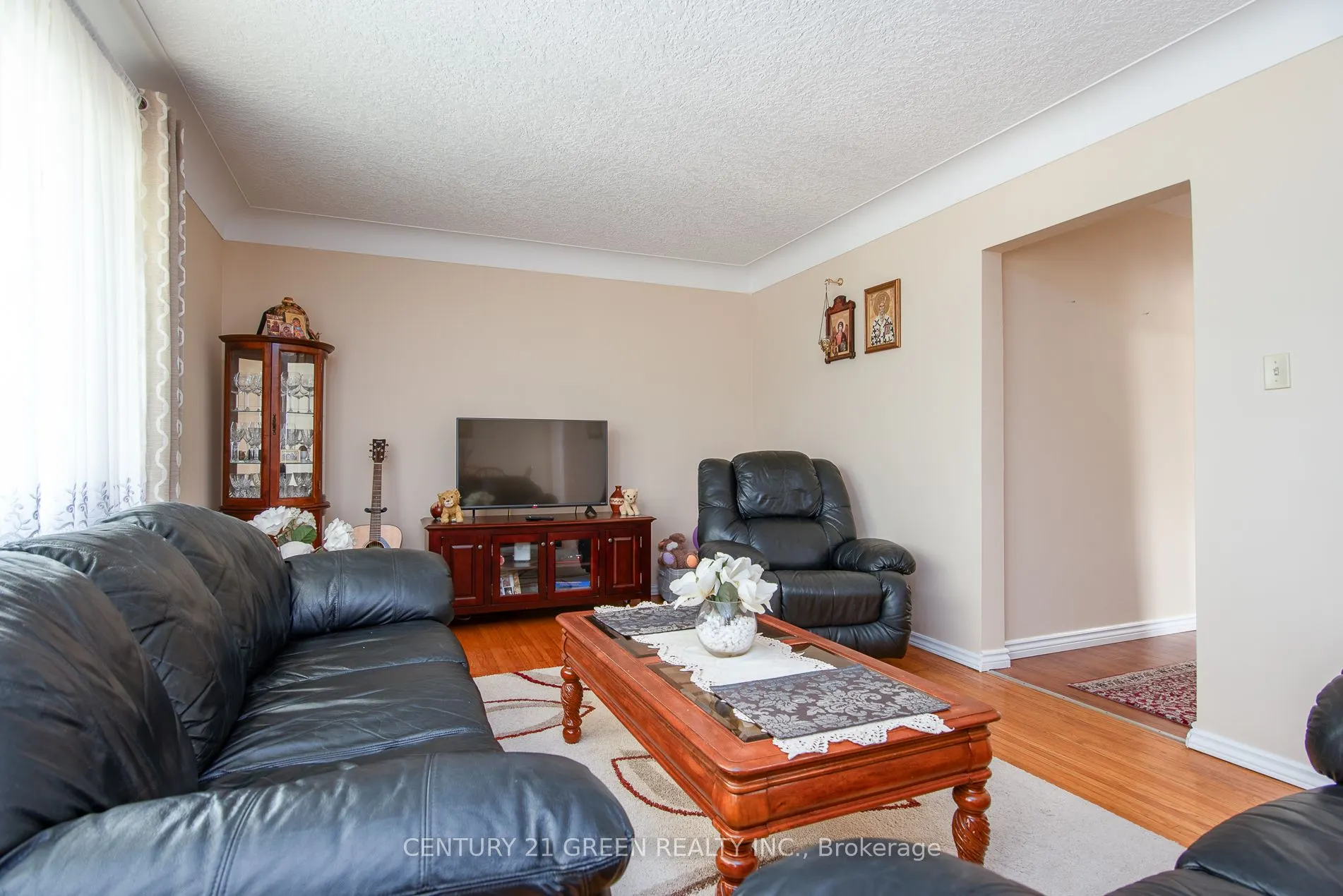 129 River Road E