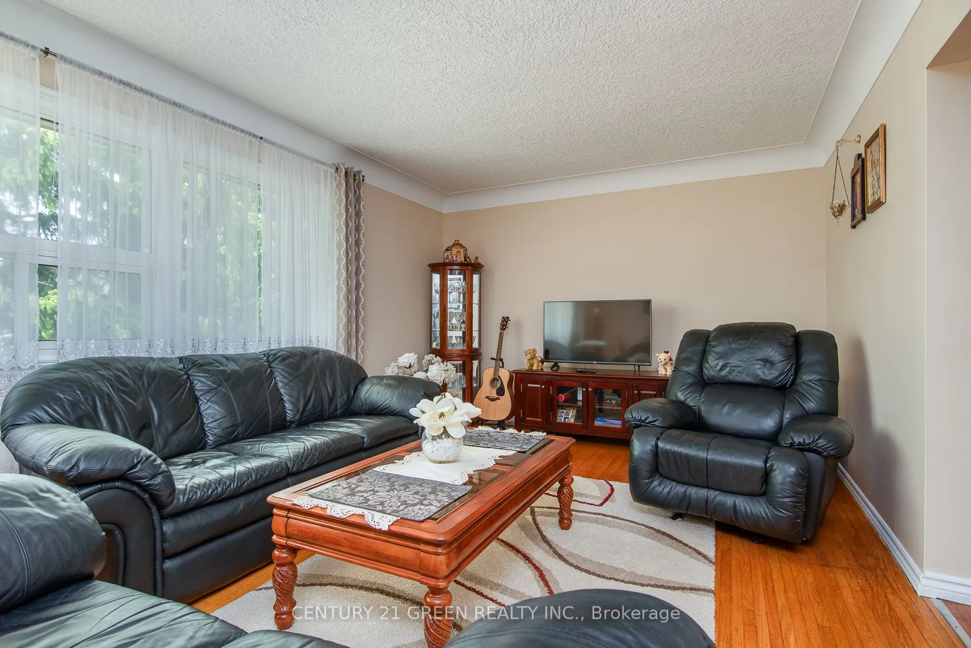 129 River Road E