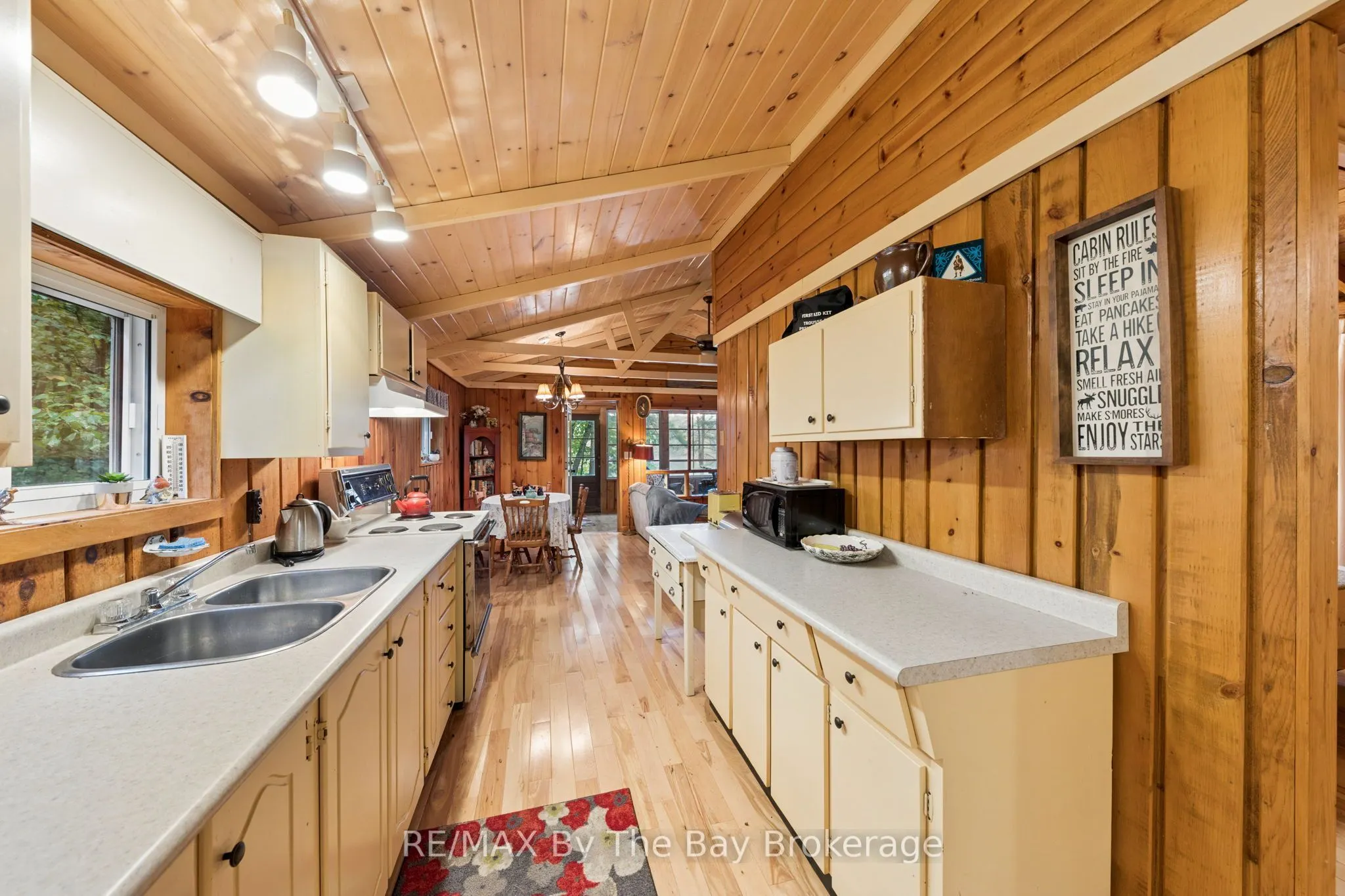 10158 Georgian Bay Shore