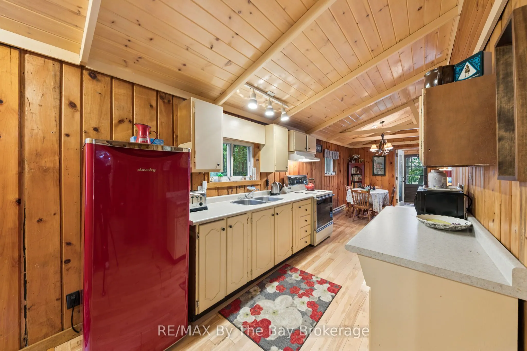 10158 Georgian Bay Shore