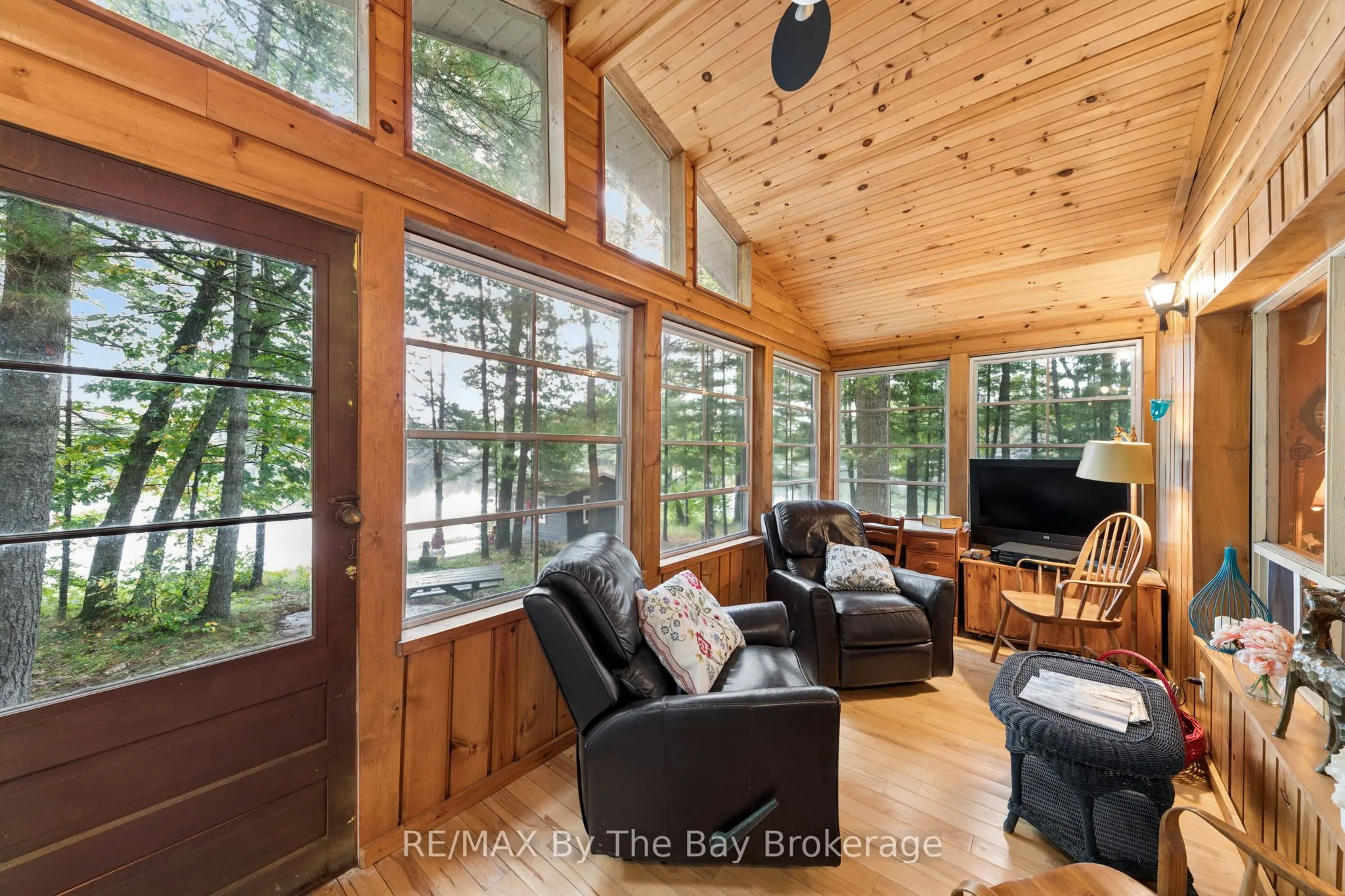 10158 Georgian Bay Shore