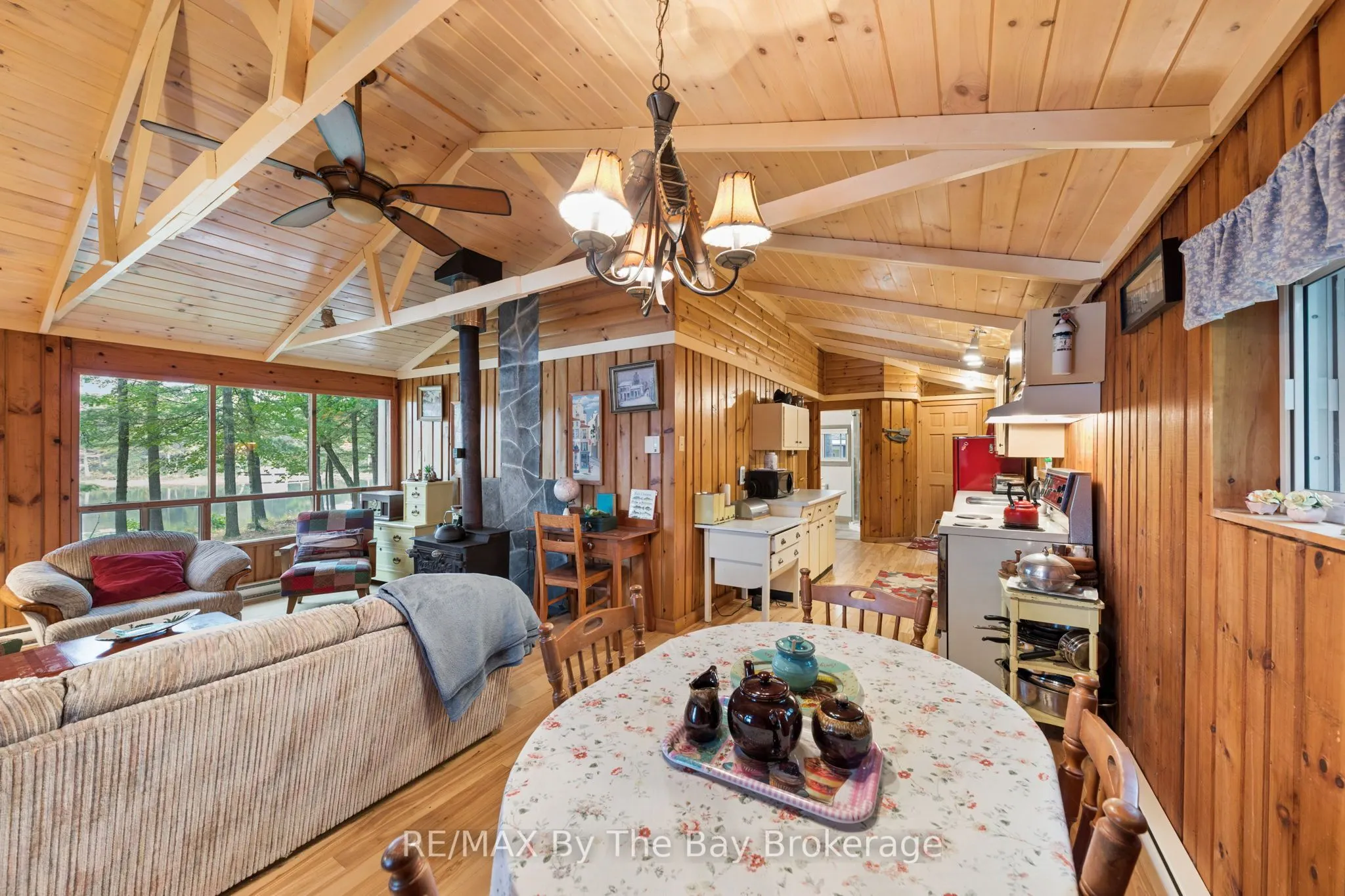 10158 Georgian Bay Shore