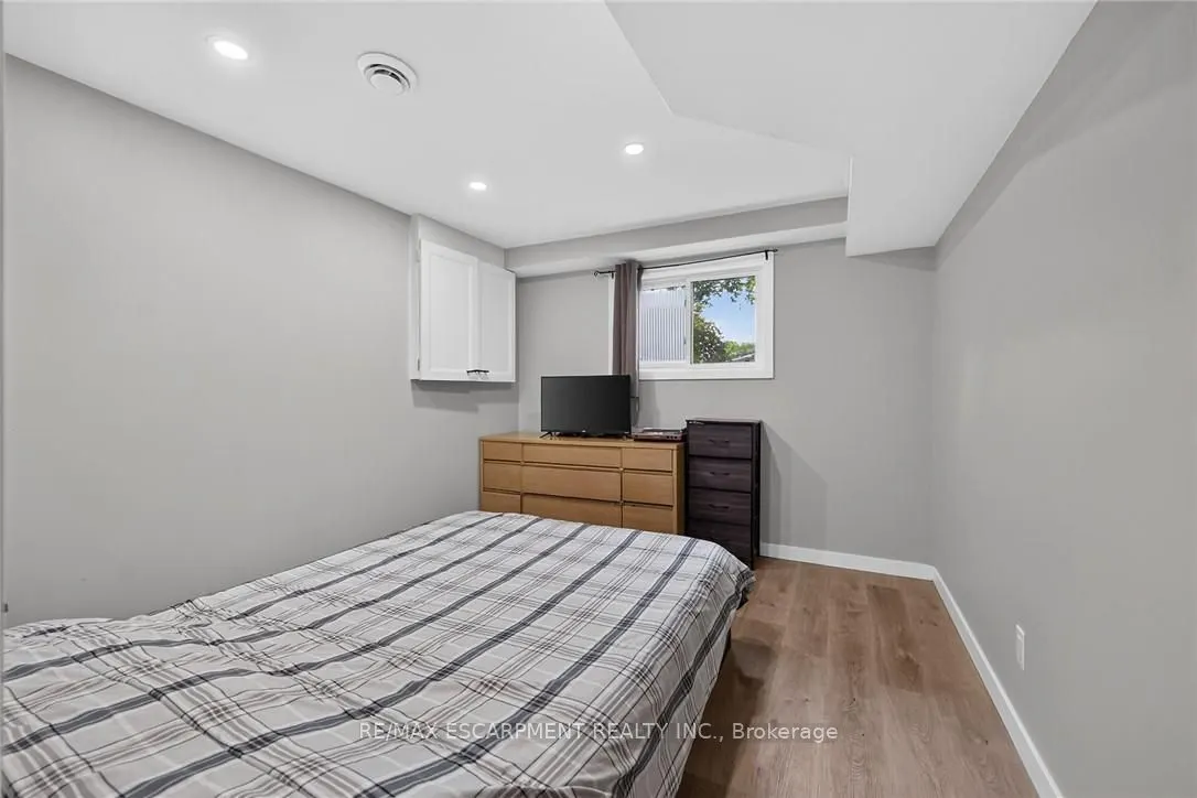 15 Miller Crescent