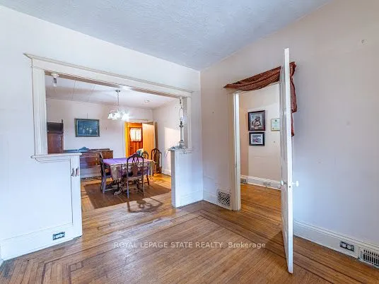 35 Sherman Avenue N
