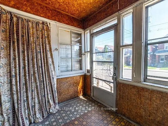 35 Sherman Avenue N
