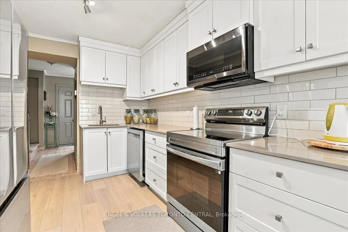30 Green Valley Drive W ##36