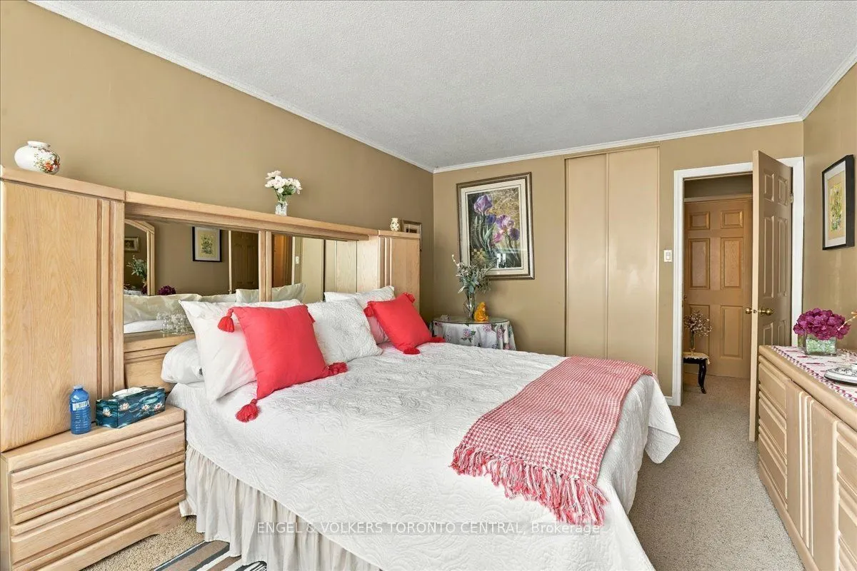 30 Green Valley Drive W ##36