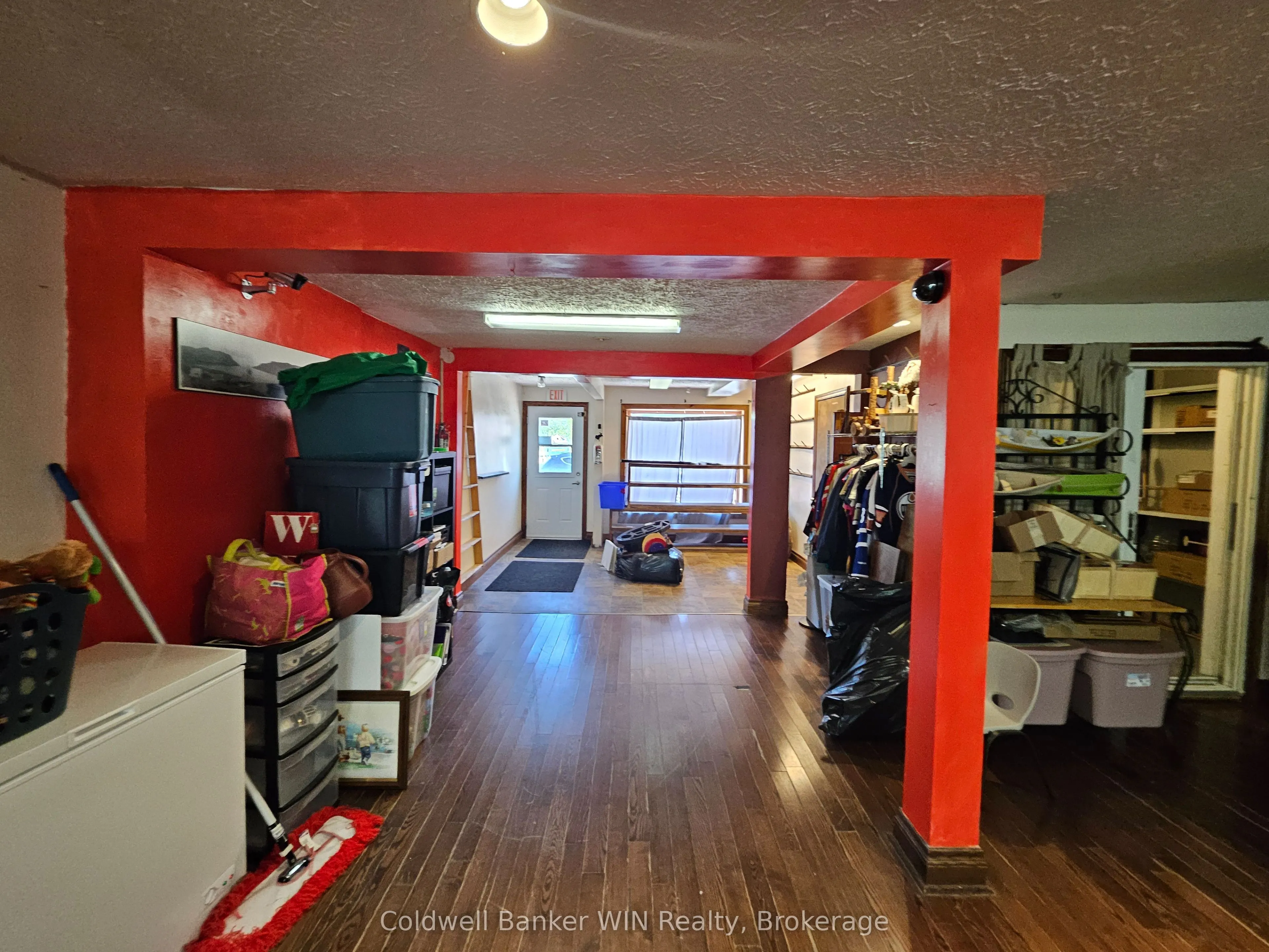 17 Arthur Street E