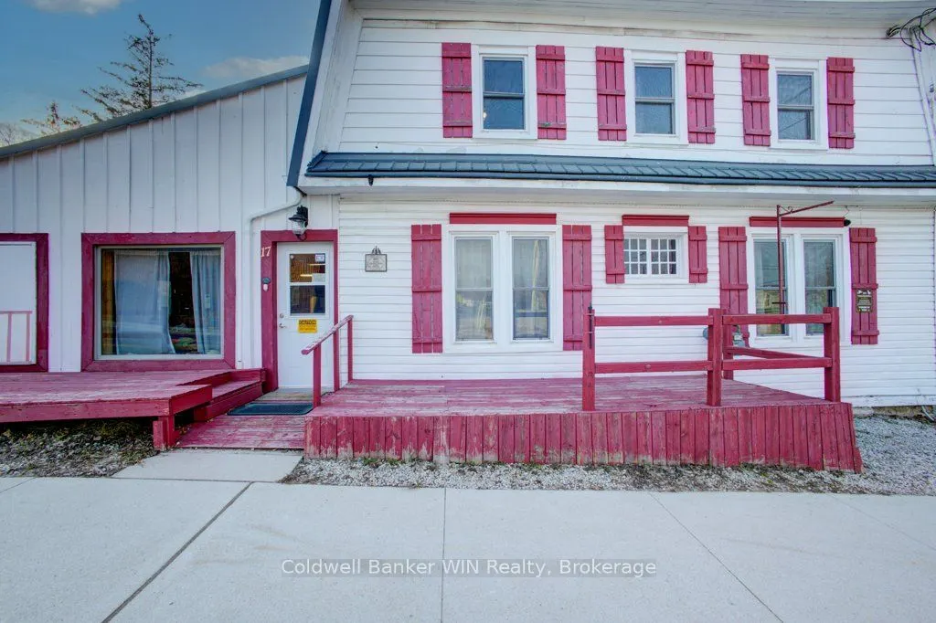 17 Arthur Street E
